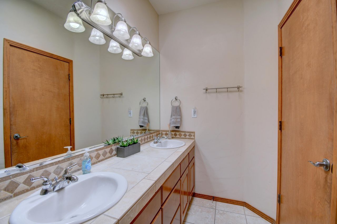 Albuquerque, New Mexico, 87120, United States, 4 Bedrooms Bedrooms, ,2 BathroomsBathrooms,Residential,For Sale,1972703