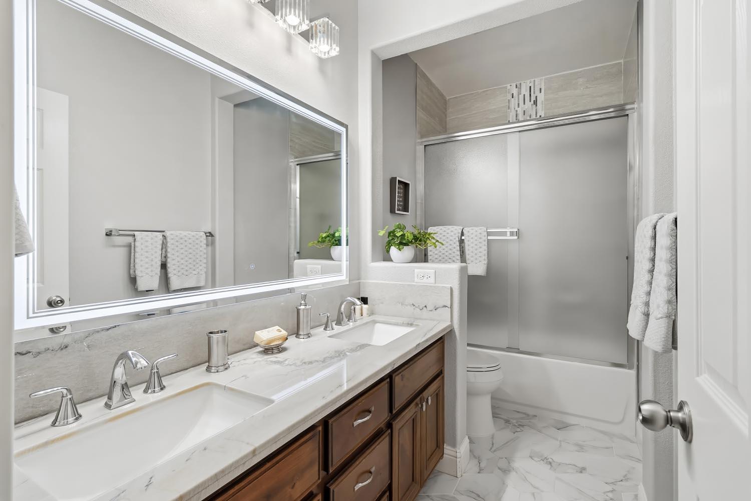 Elk Grove, California, 95757, United States, 5 Bedrooms Bedrooms, ,5 BathroomsBathrooms,Residential,For Sale,2001811