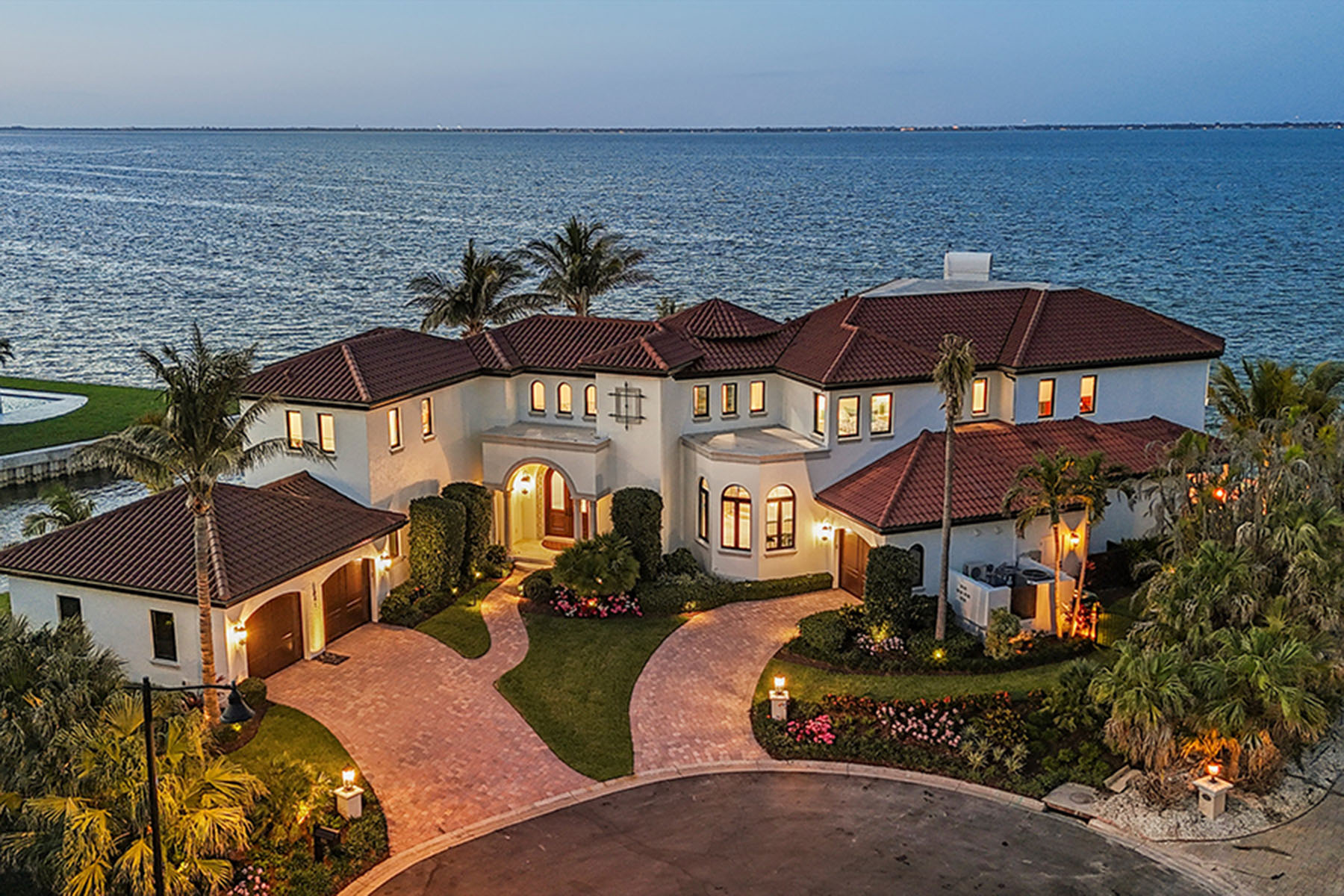 COUNTRY CLUB SHORES