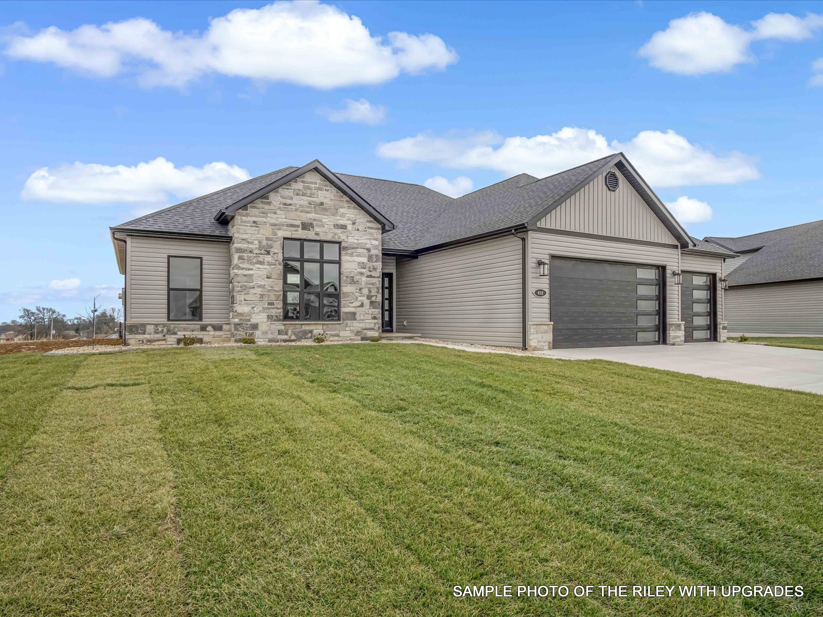 Waterloo, Illinois, 62298, United States, 3 Bedrooms Bedrooms, ,2 BathroomsBathrooms,Residential,For Sale,1927958