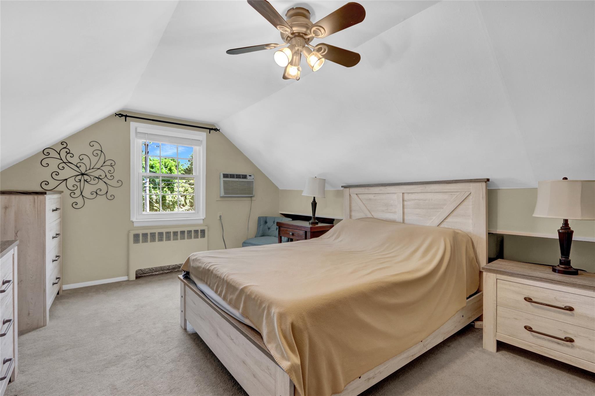 Bethpage, New York, 11714, United States, 4 Bedrooms Bedrooms, ,2 BathroomsBathrooms,Residential,For Sale,1841830