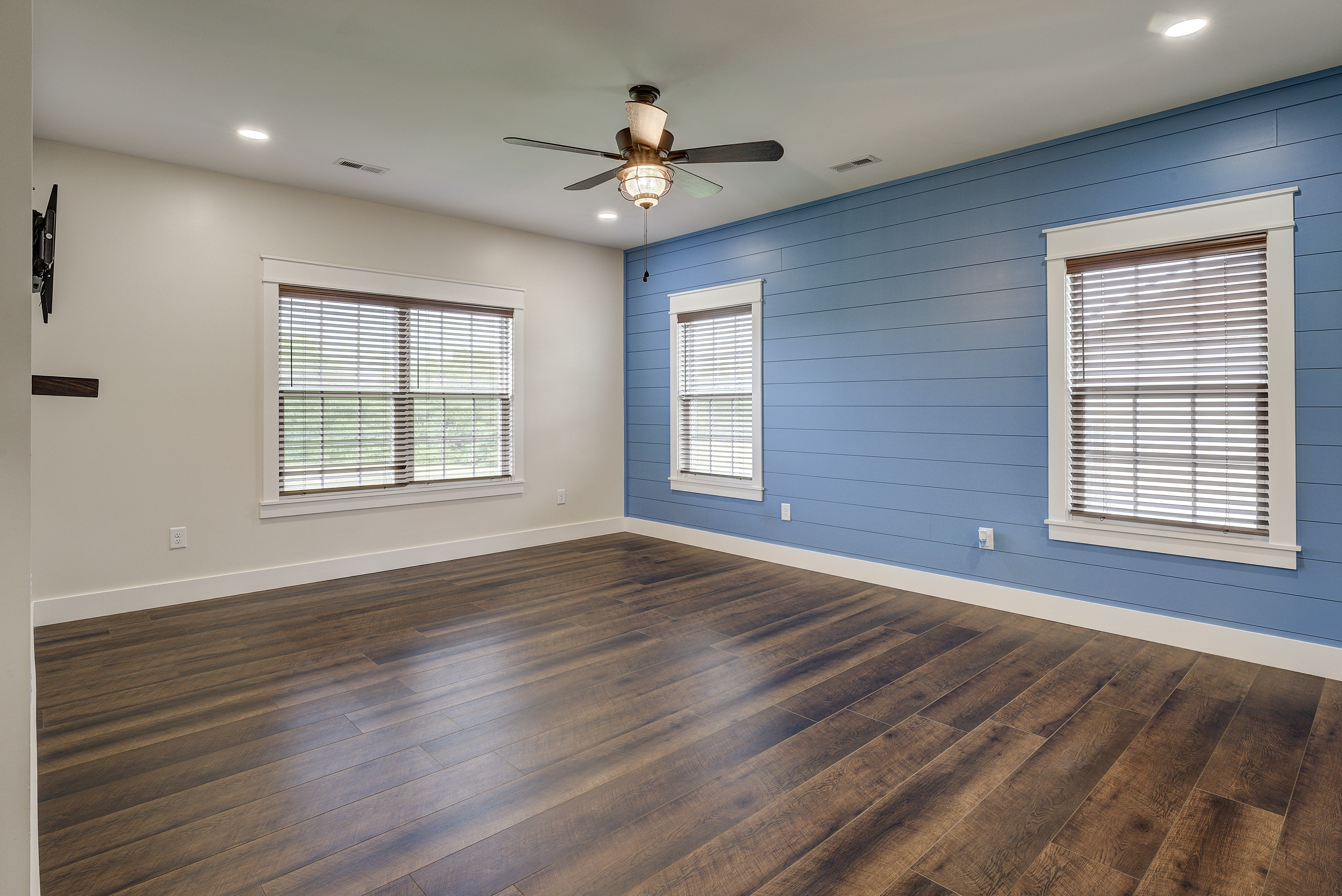 Jonesborough, Tennessee, 37659, United States, 3 Bedrooms Bedrooms, ,3 BathroomsBathrooms,Residential,For Sale,2000637