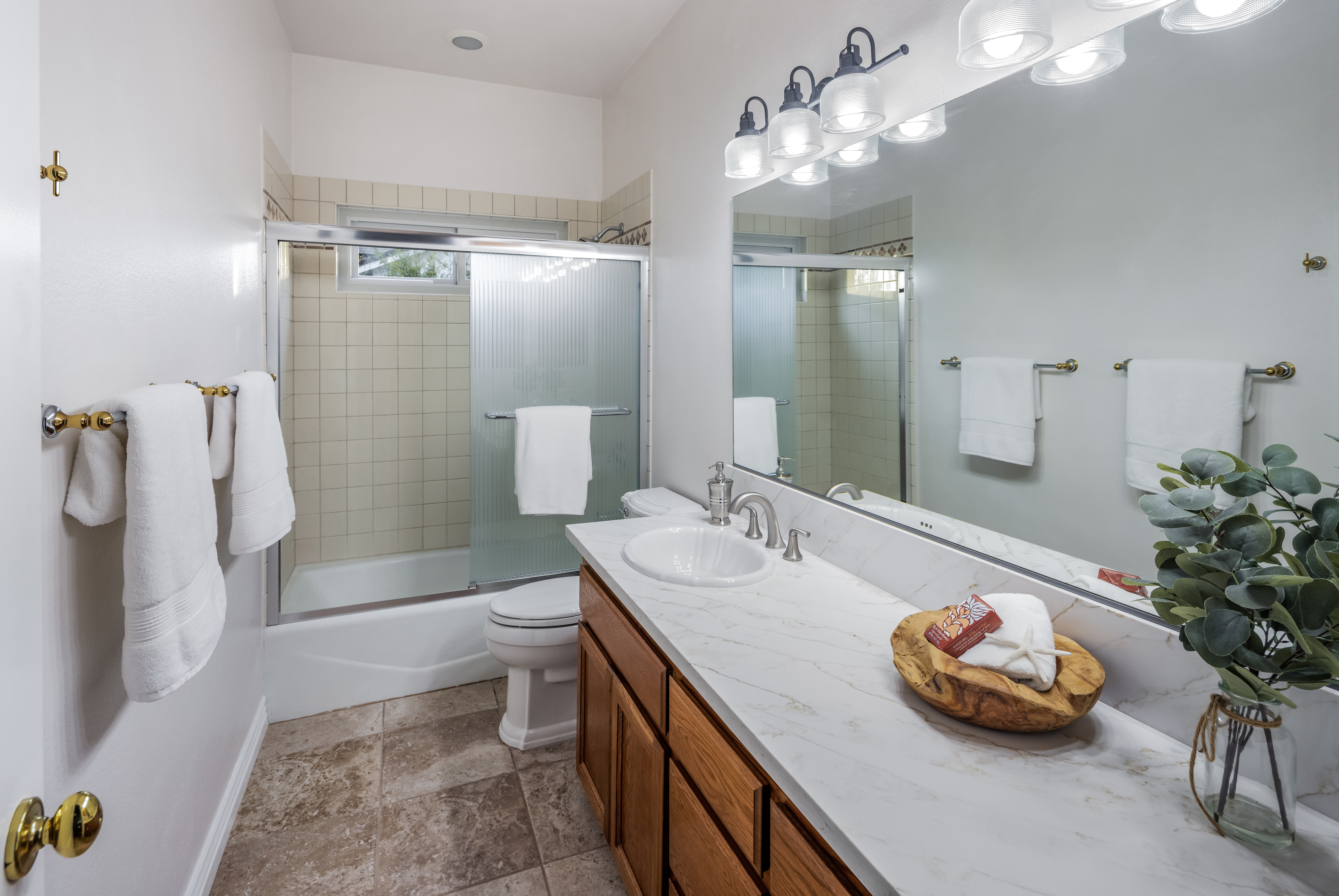  6823 Corintia Street, Carlsbad, CA 92009 - 物件實景