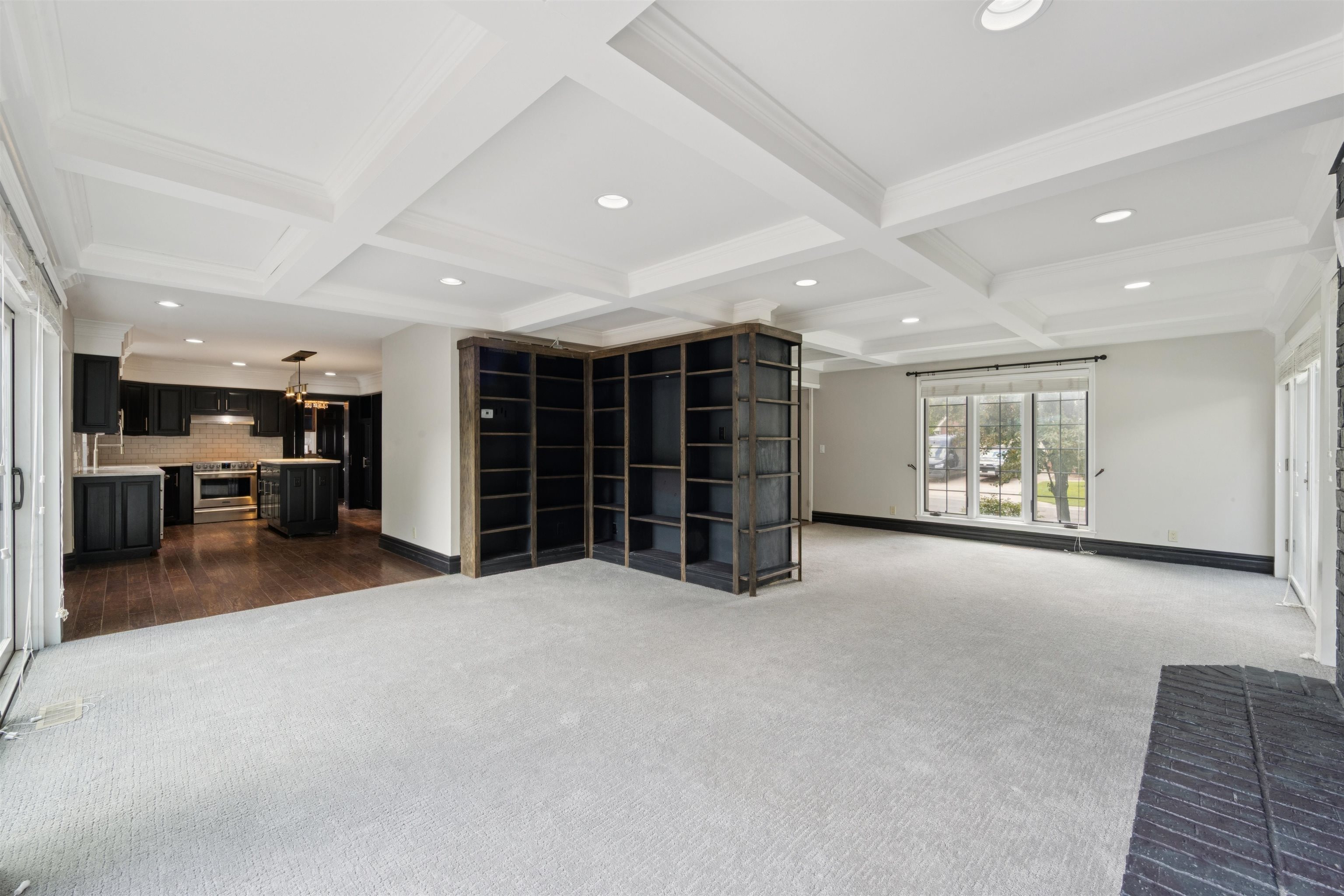 Wichita, Kansas, 67206, United States, 2 Bedrooms Bedrooms, ,4 BathroomsBathrooms,Residential,For Sale,1911450