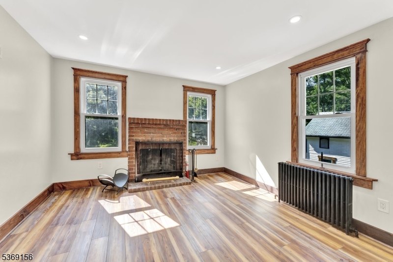 Blairstown Twp., New Jersey, 07825, United States, 4 Bedrooms Bedrooms, ,4 BathroomsBathrooms,Residential,For Sale,1901840