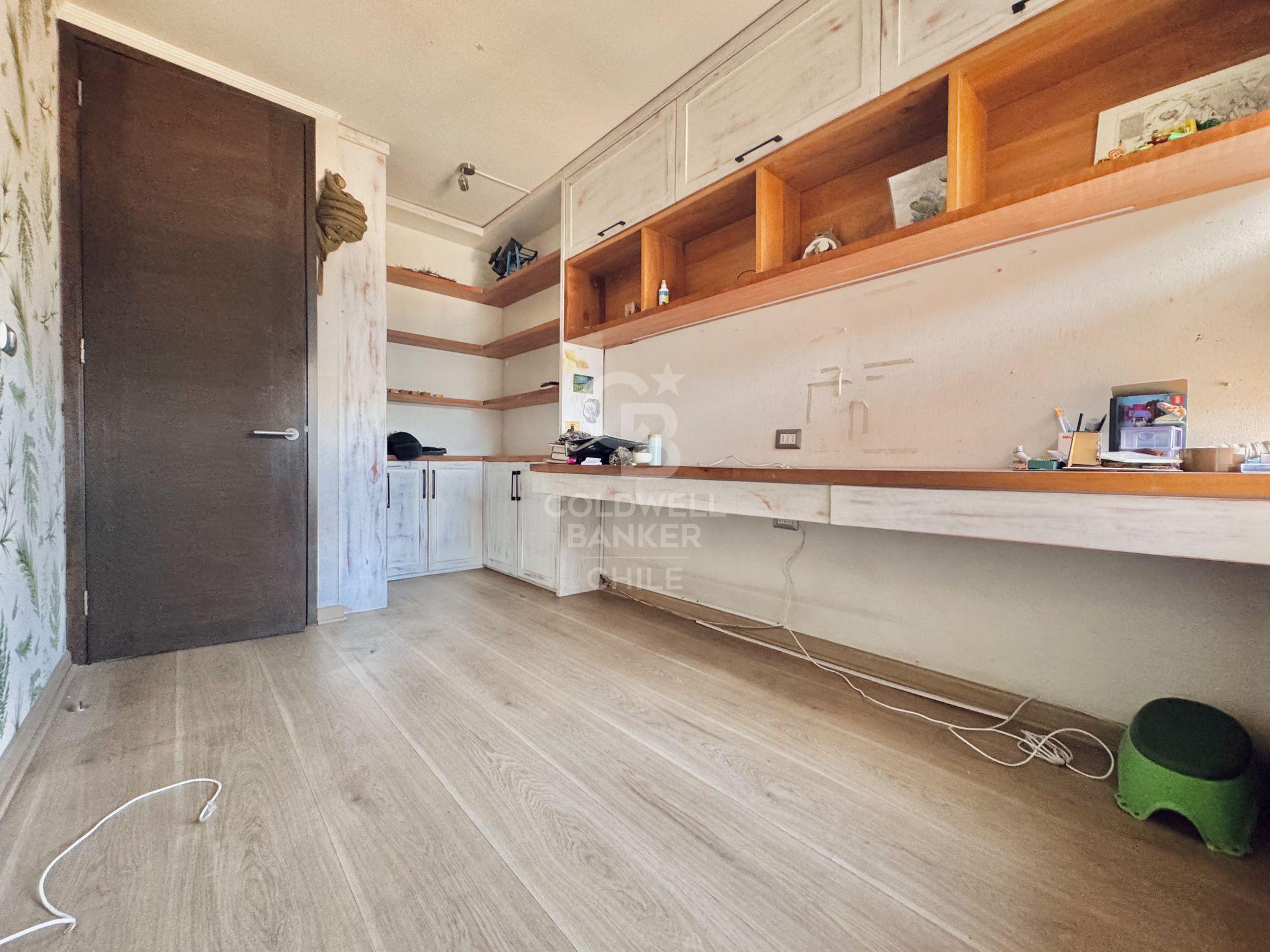 Las Condes, Chile, 4 Bedrooms Bedrooms, ,3 BathroomsBathrooms,Residential,For Sale,1859917
