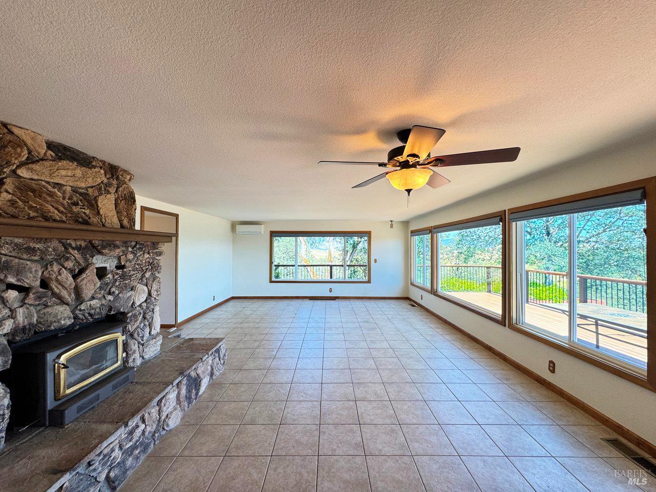Lakeport, California, 95453, United States, 4 Bedrooms Bedrooms, ,3 BathroomsBathrooms,Residential,For Sale,2015104