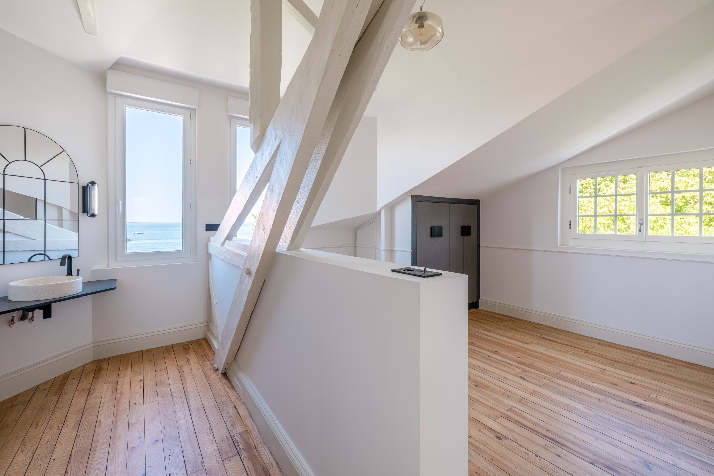  EXCEPTIONAL WATERFRONT ESTATE ENHANCED BY AN OUTSTANDING RENOVATION - 物件實景
