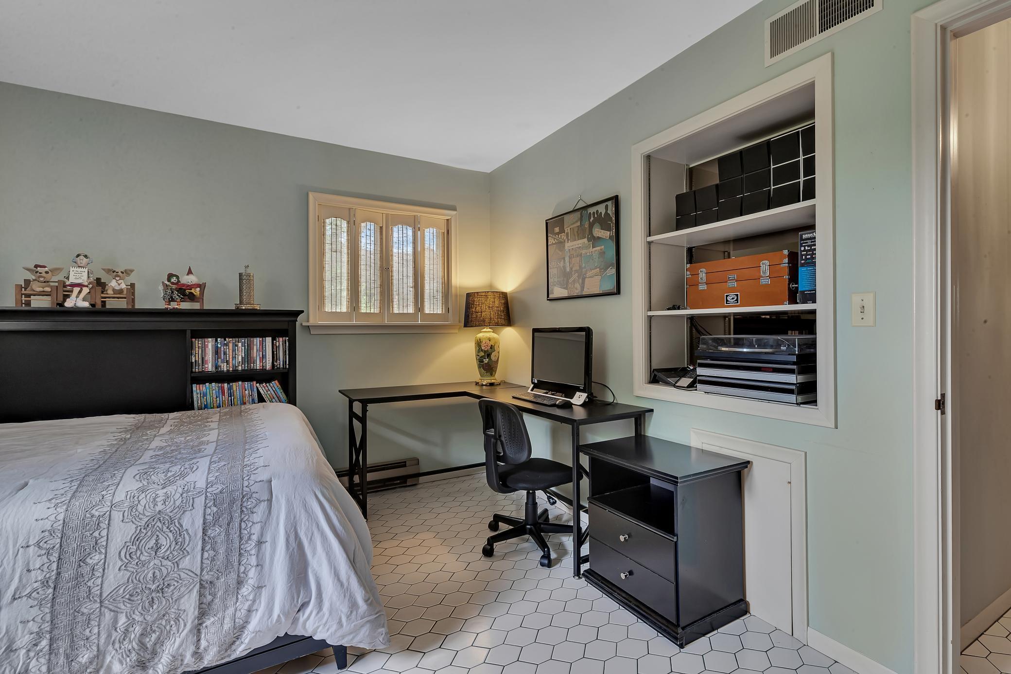 Saint Cloud, Minnesota, 56304, United States, 4 Bedrooms Bedrooms, ,4 BathroomsBathrooms,Residential,For Sale,1836908