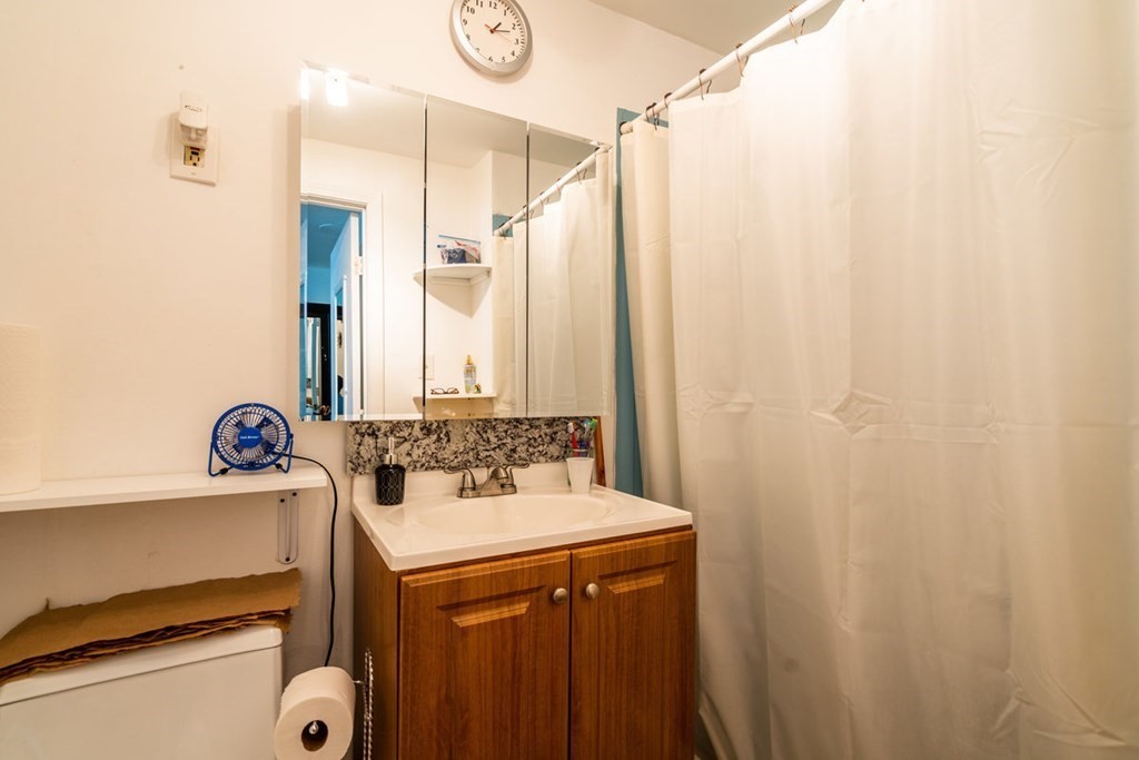 Revere, Massachusetts, 02151, United States, 5 Bedrooms Bedrooms, ,3 BathroomsBathrooms,Residential,For Sale,1937868