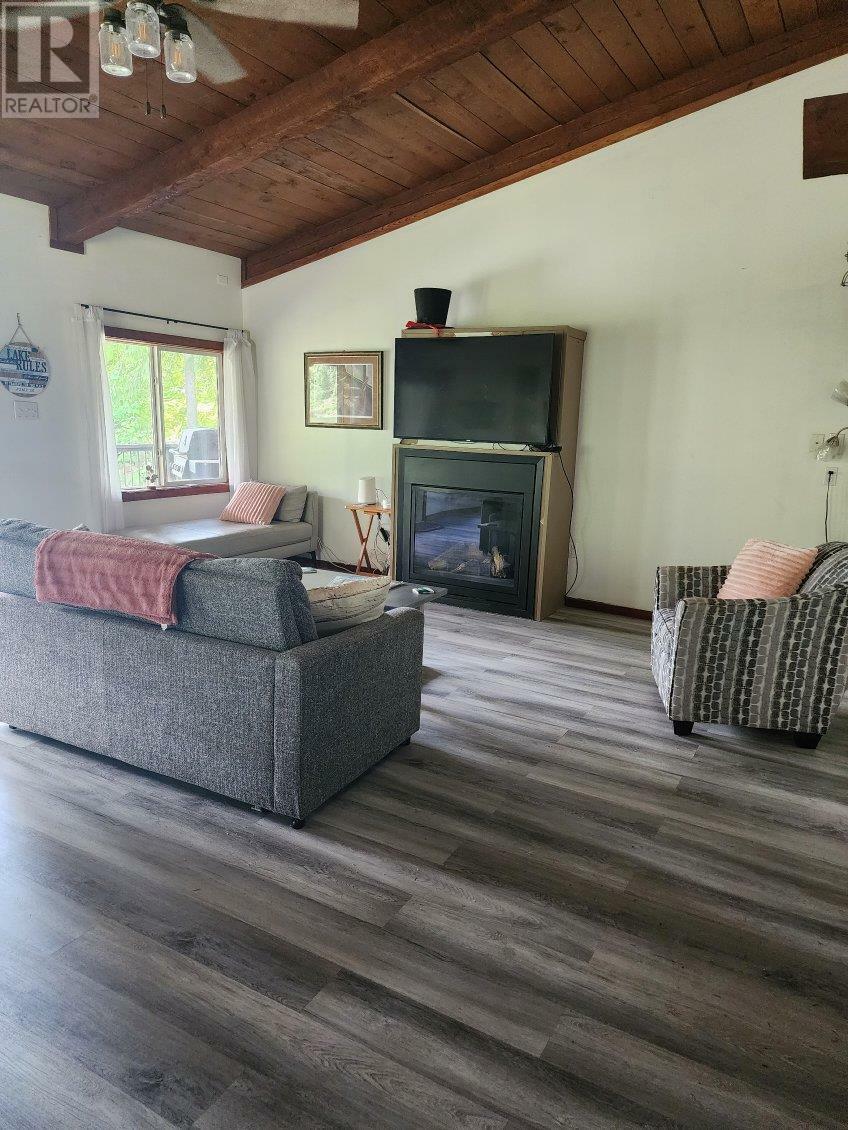 MALAKWA, British Columbia, V0E 2S0, CA, 4 Bedrooms Bedrooms, ,2 BathroomsBathrooms,Residential,For Sale,1837391