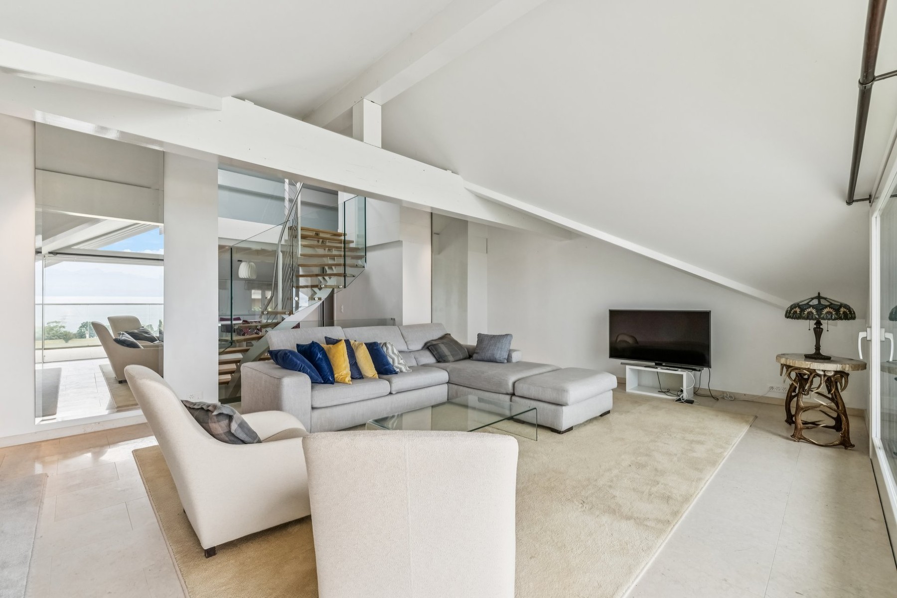  STUNNING LUXURY DUPLEX WITH EXCEPTIONAL PANORAMIC VIEWS OF THE LAKE - 物件實景