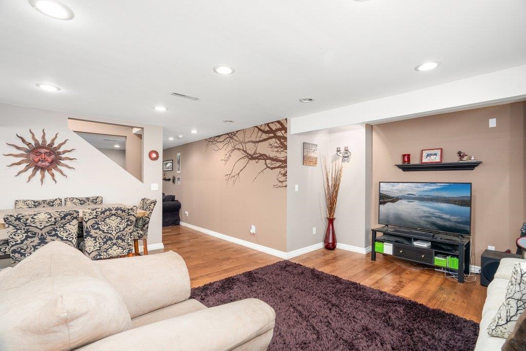 Veradale, Washington, 99037, United States, 6 Bedrooms Bedrooms, ,4 BathroomsBathrooms,Residential,For Sale,1986098