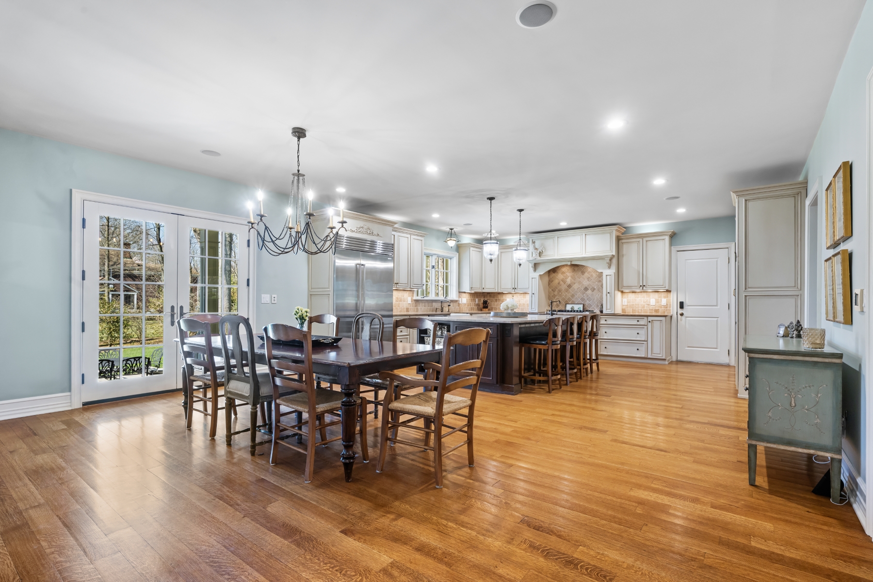  Bucks County Colonial Provides Seamless Indoor-Outdoor Living - 物件實景