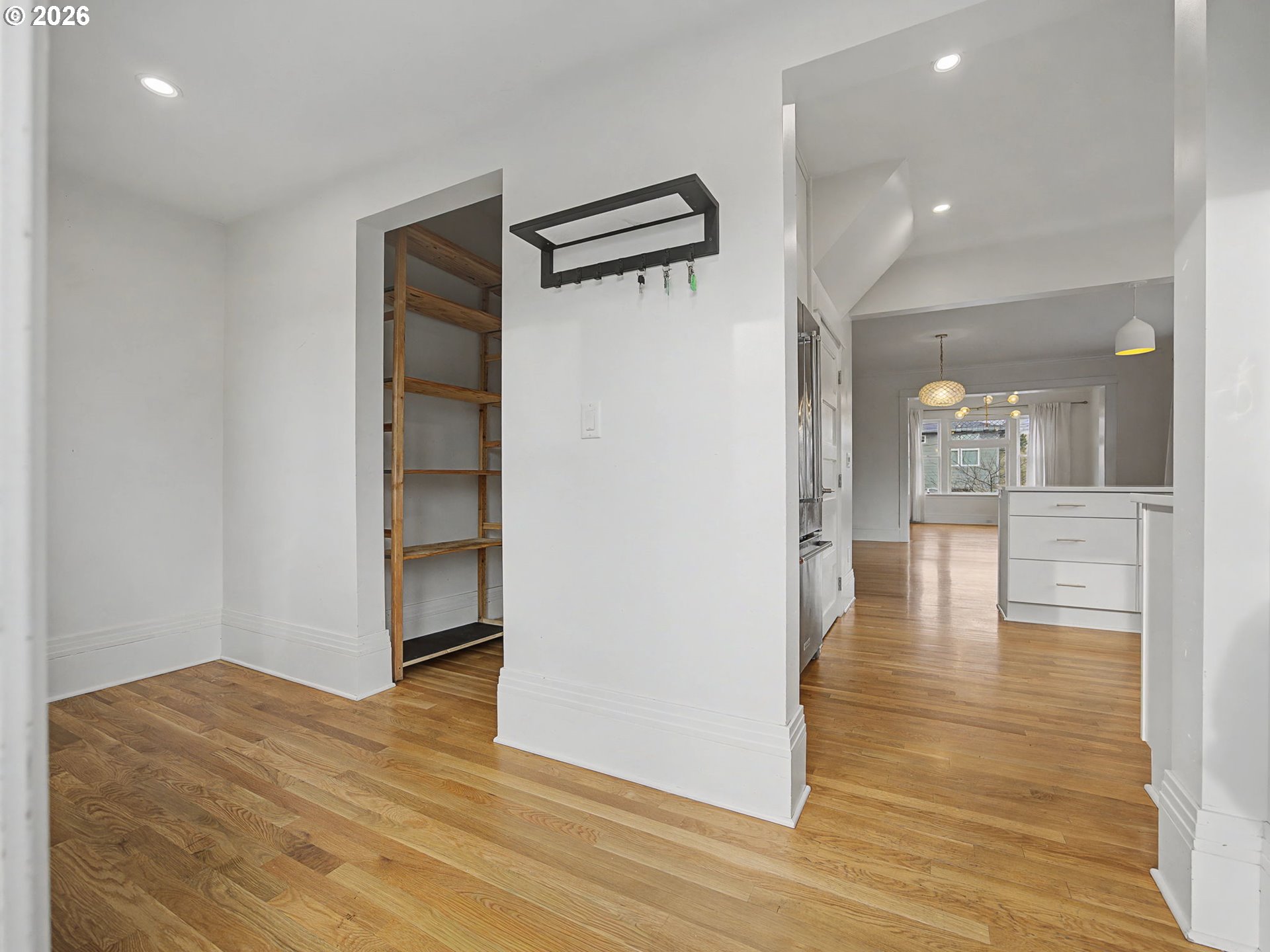 Portland, Oregon, 97212, United States, 5 Bedrooms Bedrooms, ,3 BathroomsBathrooms,Residential,For Sale,2043589