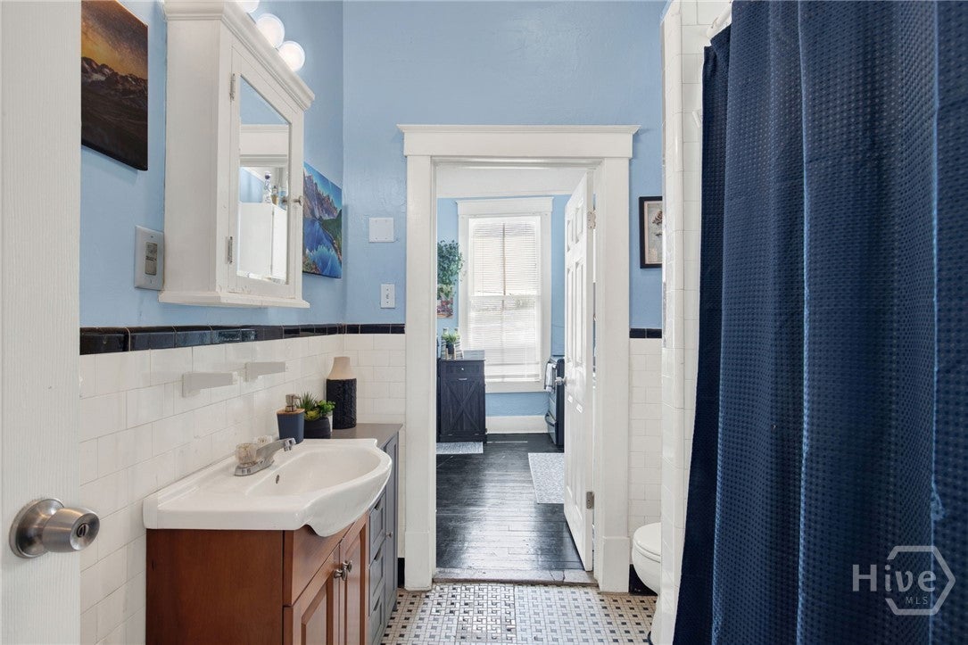 Savannah, Georgia, 31401, United States, 2 Bedrooms Bedrooms, ,3 BathroomsBathrooms,Residential,For Sale,2031134
