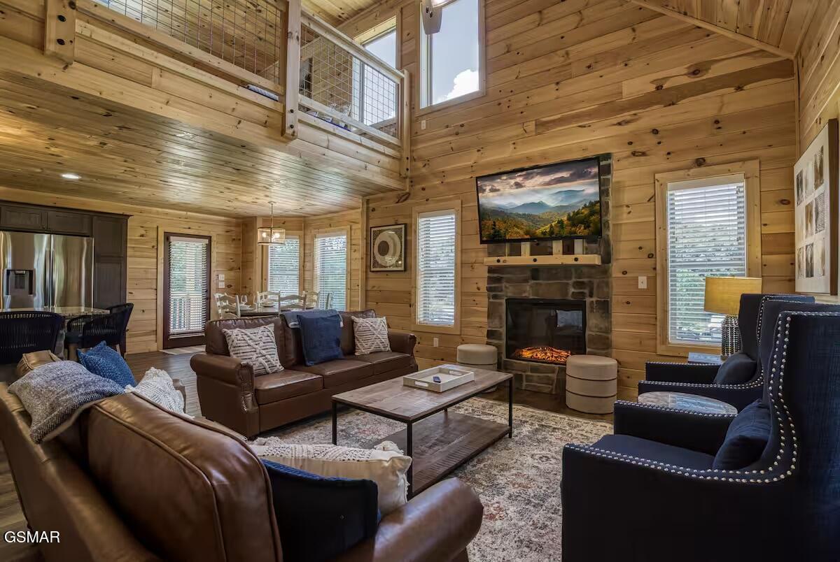 Sevierville, Tennessee, 37862, United States, 3 Bedrooms Bedrooms, ,4 BathroomsBathrooms,Residential,For Sale,2027934