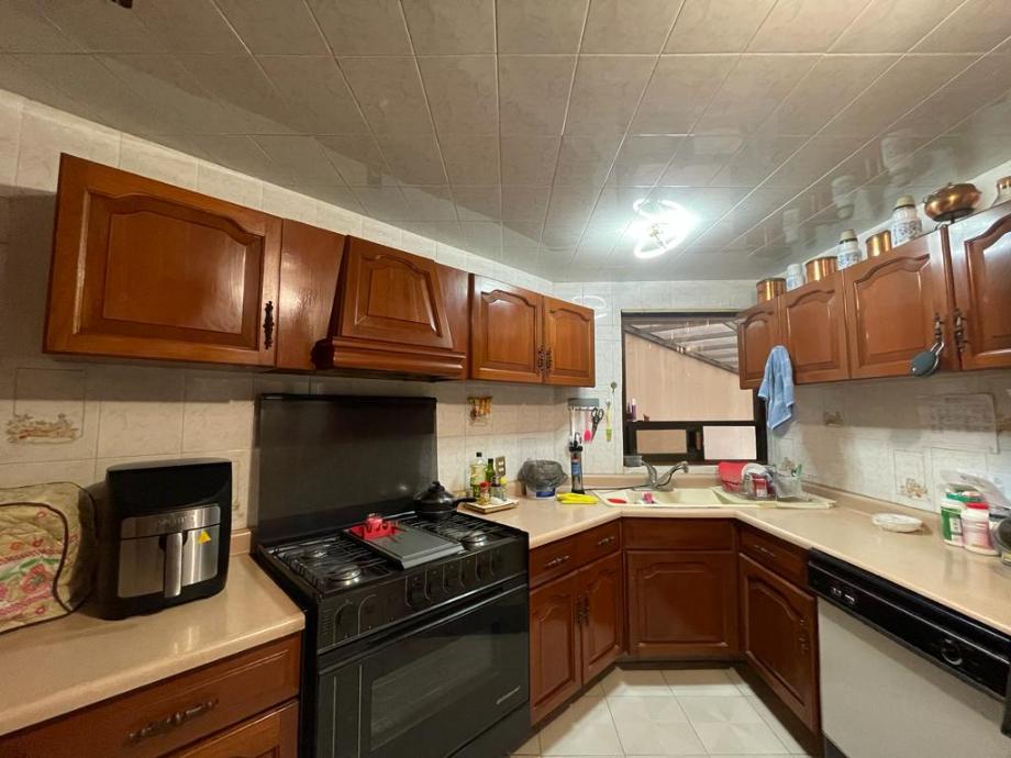 SAN CARLOS, Metepec, Estado de México, 52159, Mexico, 4 Bedrooms Bedrooms, ,3 BathroomsBathrooms,Residential,For Sale,SAN CARLOS,1441444