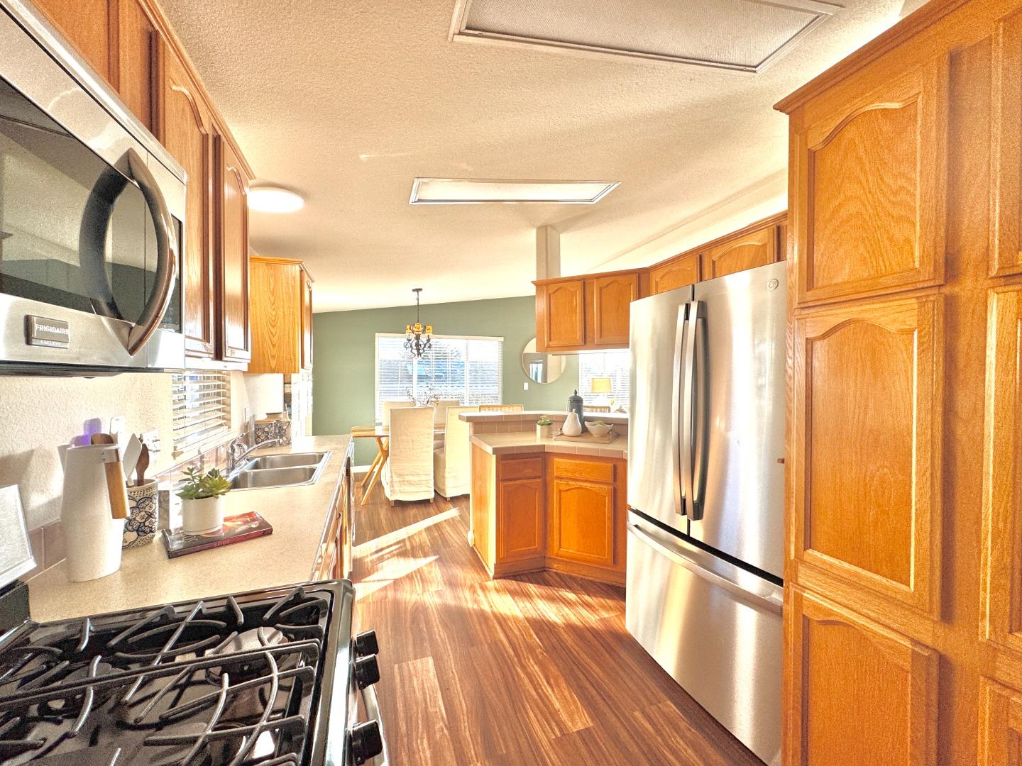 Half Moon Bay, California, 94019, United States, 2 Bedrooms Bedrooms, ,2 BathroomsBathrooms,Residential,For Sale,1997249