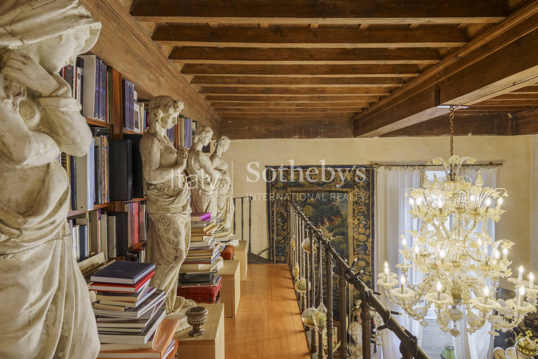  Exclusive Piano Nobile in a period Palazzo in Florence - 物件實景