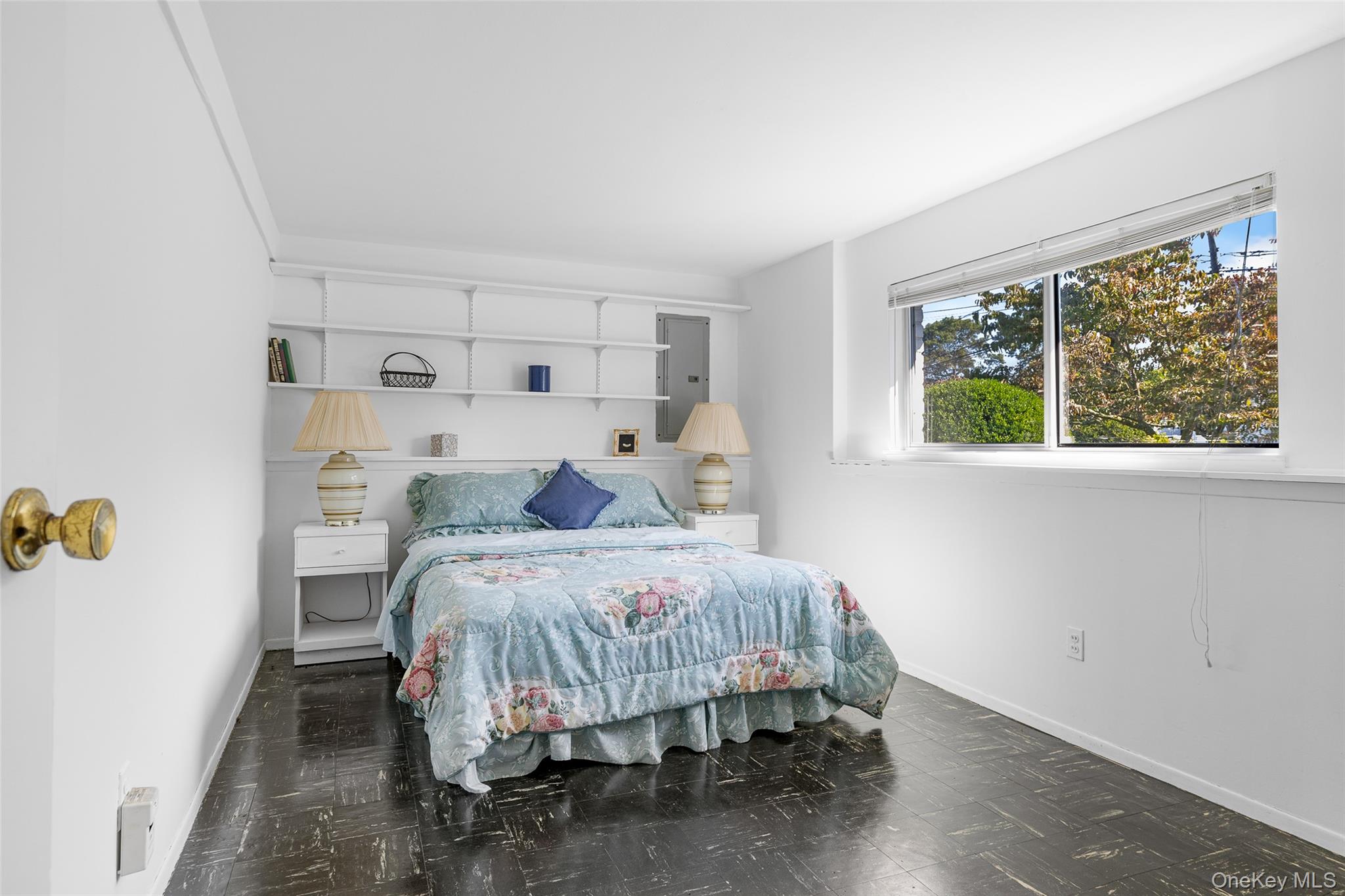 Deer Park, New York, 11729, United States, 5 Bedrooms Bedrooms, ,3 BathroomsBathrooms,Residential,For Sale,1938283