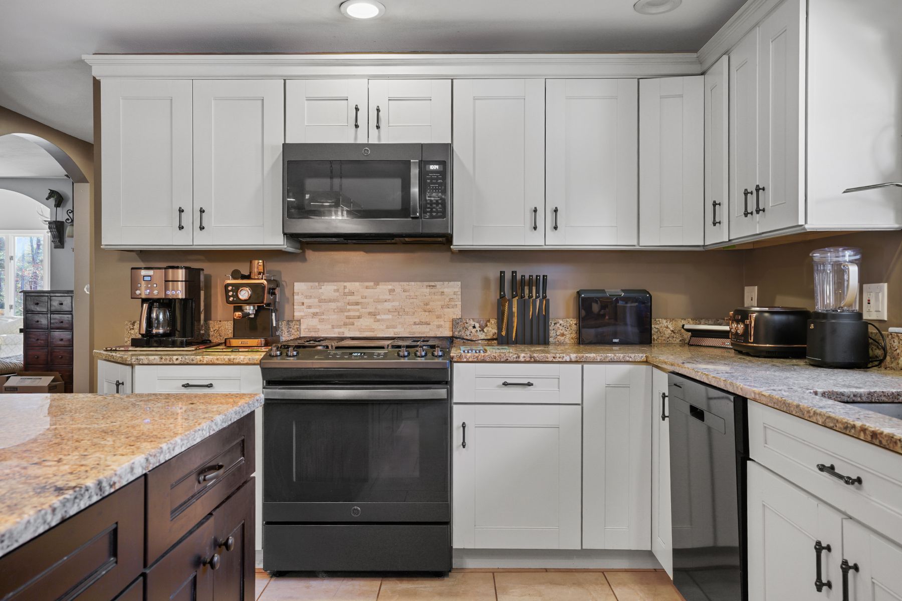  417 Candia Road - 物件實景