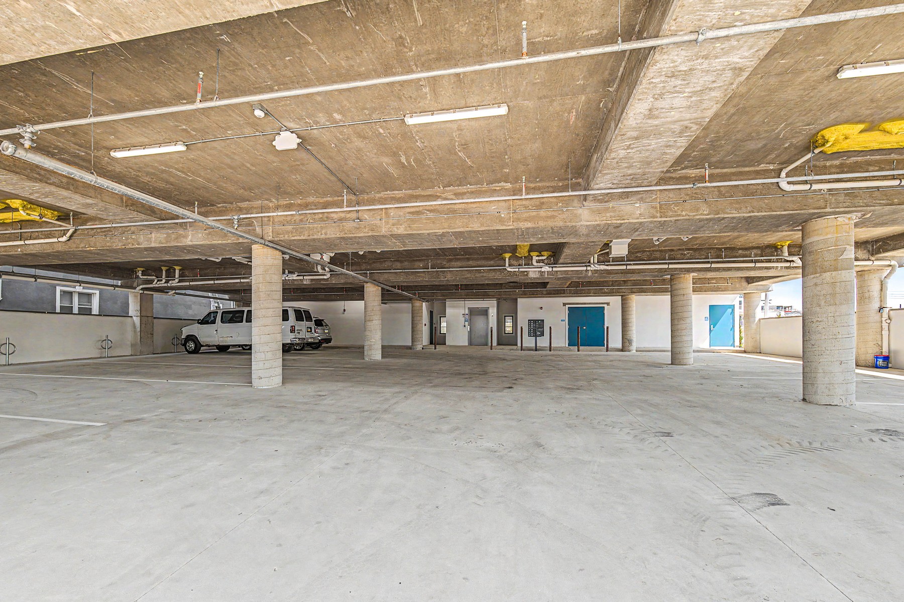  323 E Oak Avenue #101 - 物件實景
