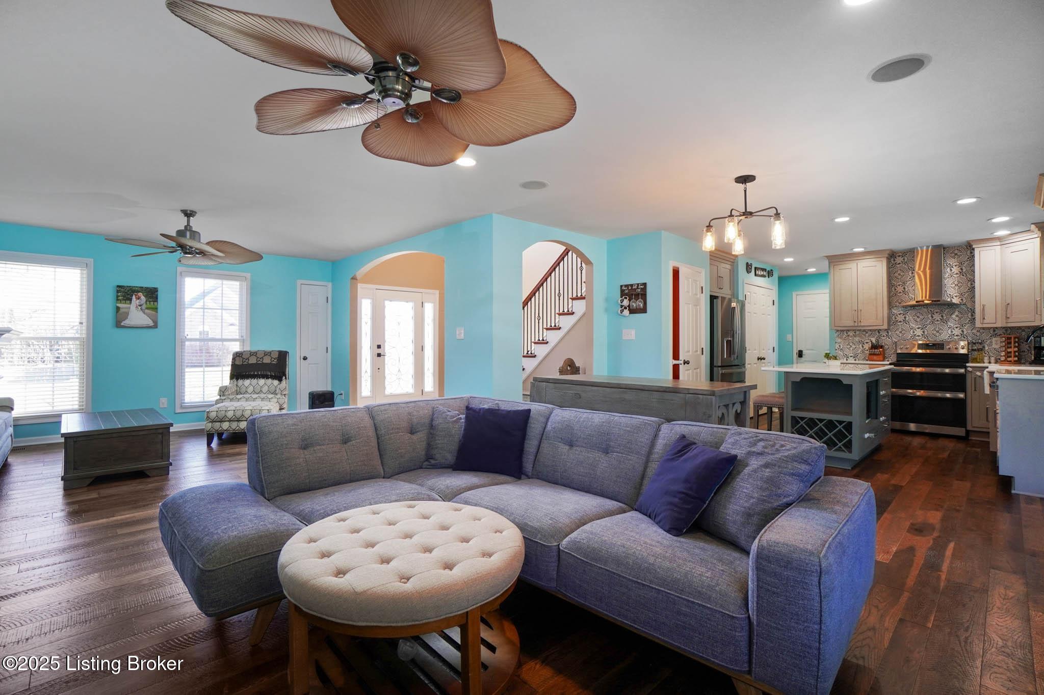 Louisville, Kentucky, 40299, United States, 3 Bedrooms Bedrooms, ,4 BathroomsBathrooms,Residential,For Sale,2000684