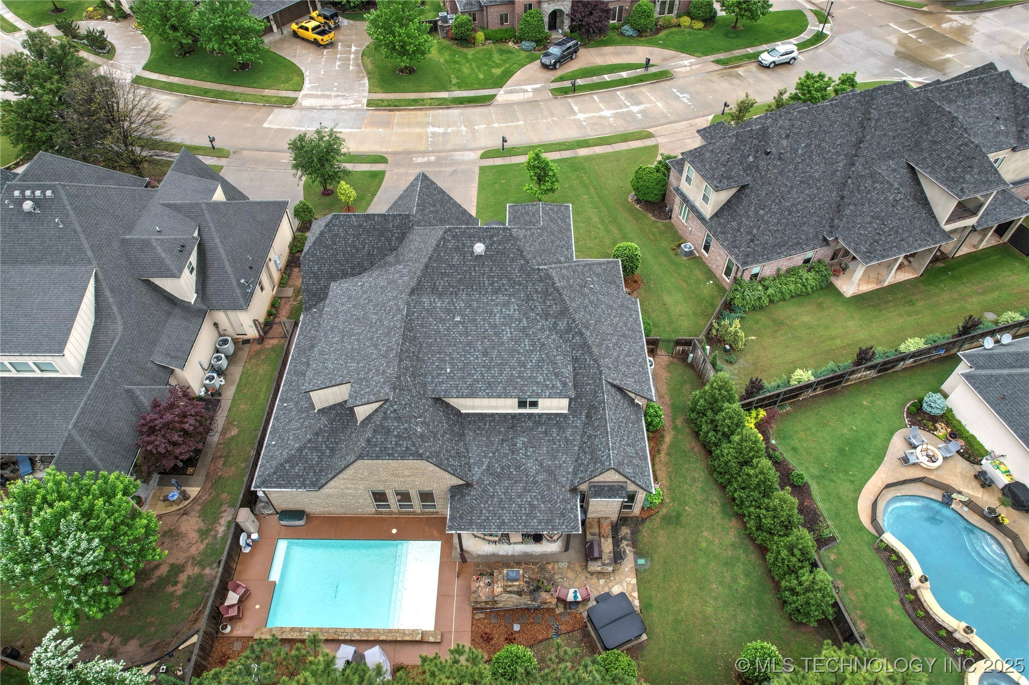 Broken Arrow, Oklahoma, 74011, United States, 5 Bedrooms Bedrooms, ,5 BathroomsBathrooms,Residential,For Sale,1793326