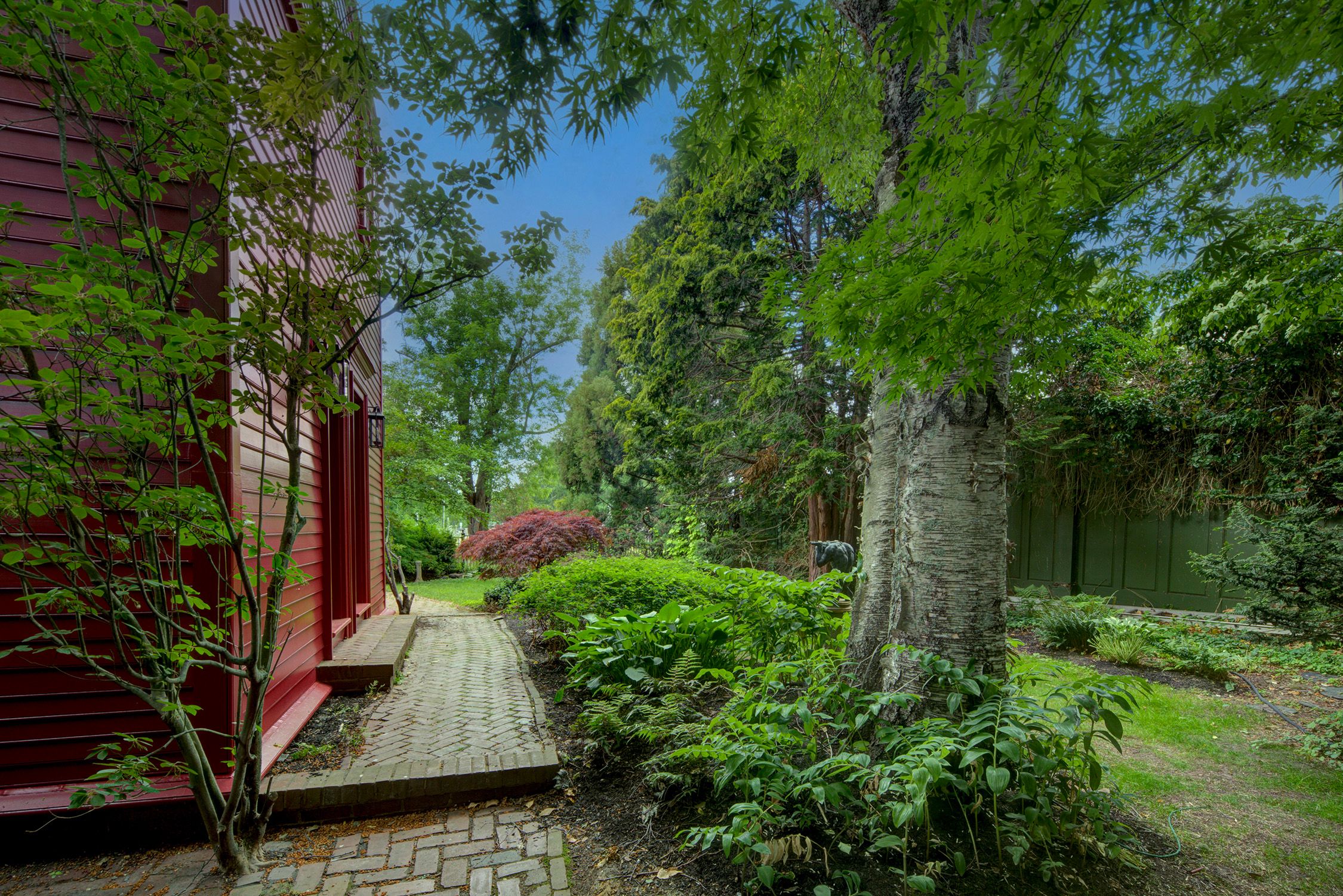  The Cozzens House - America