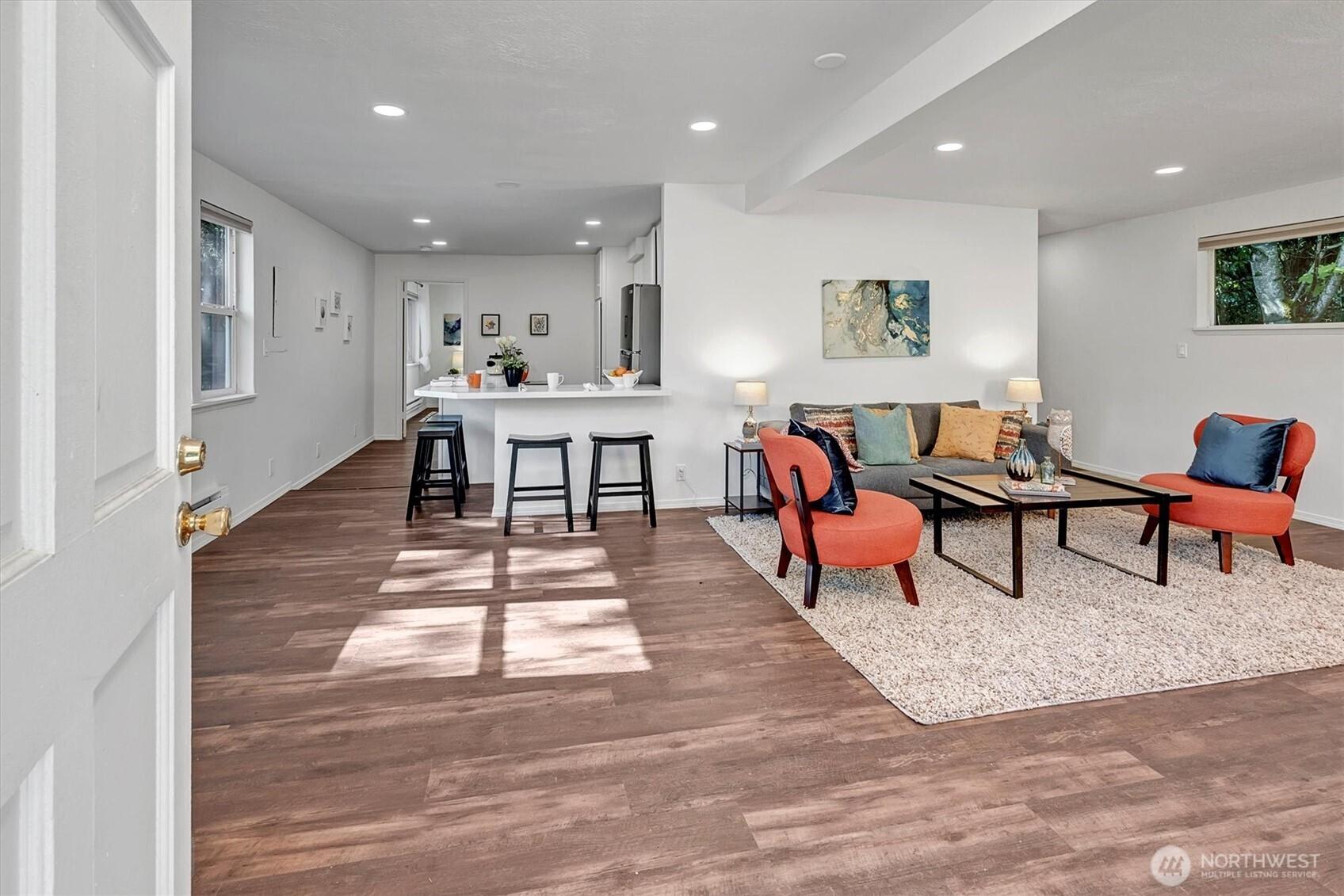 MOUNTLAKE TERRACE, Washington, 98043, United States, 4 Bedrooms Bedrooms, ,2 BathroomsBathrooms,Residential,For Sale,1890817
