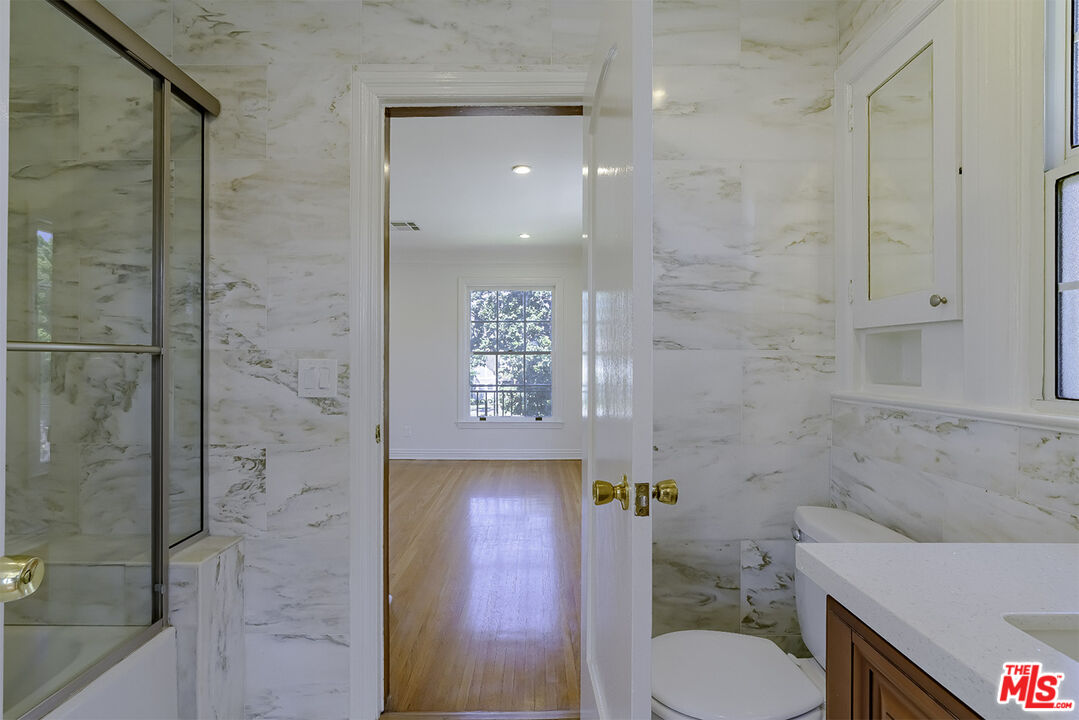 1232 Westchester Pl, Los Angeles, California, 90019, United States, 5 Bedrooms Bedrooms, ,5 BathroomsBathrooms,Residential,For Sale,1232 Westchester Pl,1662622