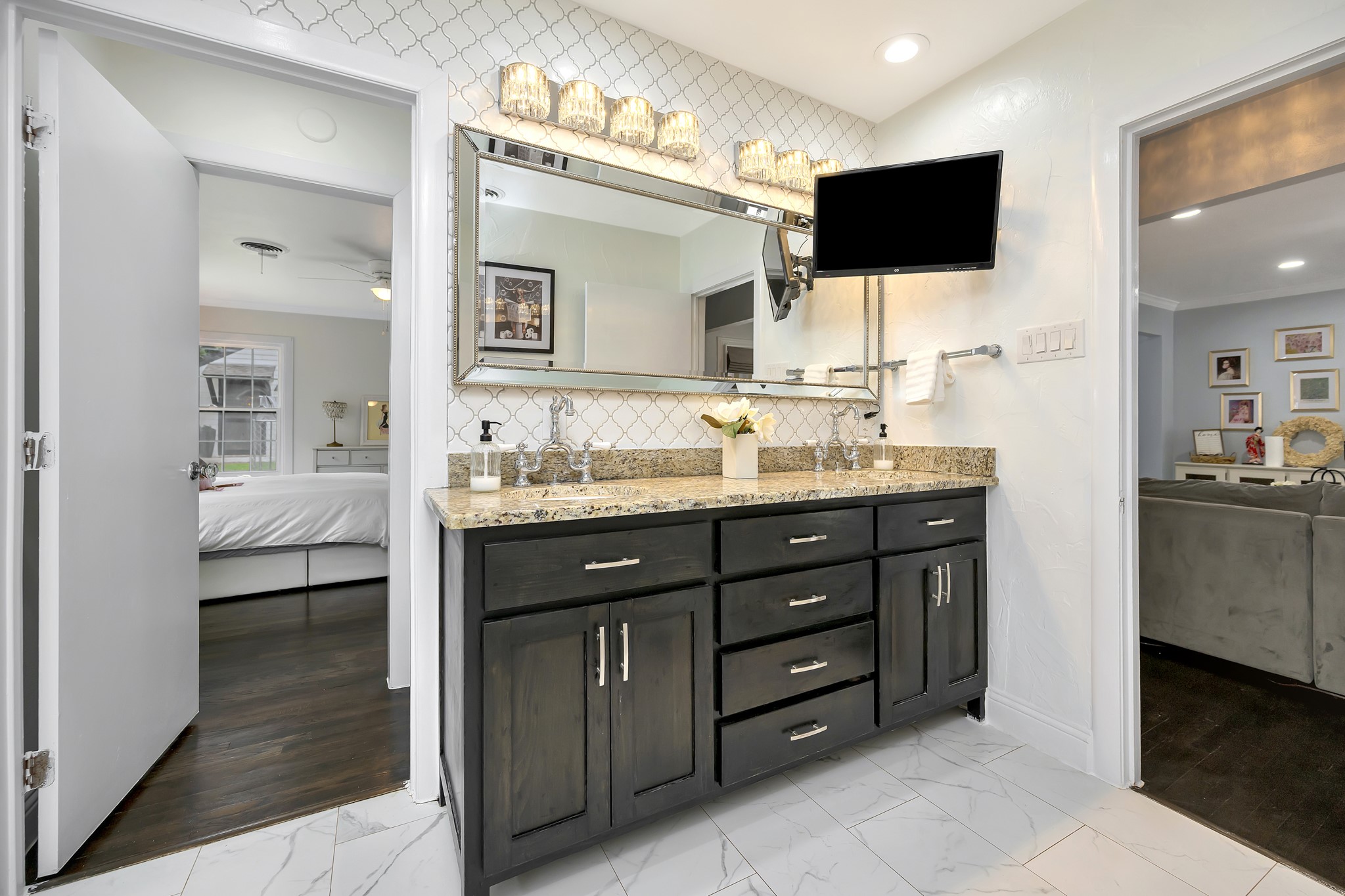 Fort Worth, Texas, 76109, United States, 4 Bedrooms Bedrooms, ,2 BathroomsBathrooms,Residential,For Sale,1938539