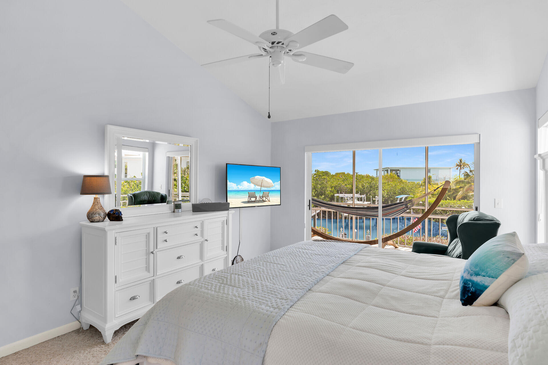 MARATHON, Florida, 33050, United States, 3 Bedrooms Bedrooms, ,2 BathroomsBathrooms,Residential,For Sale,2002078