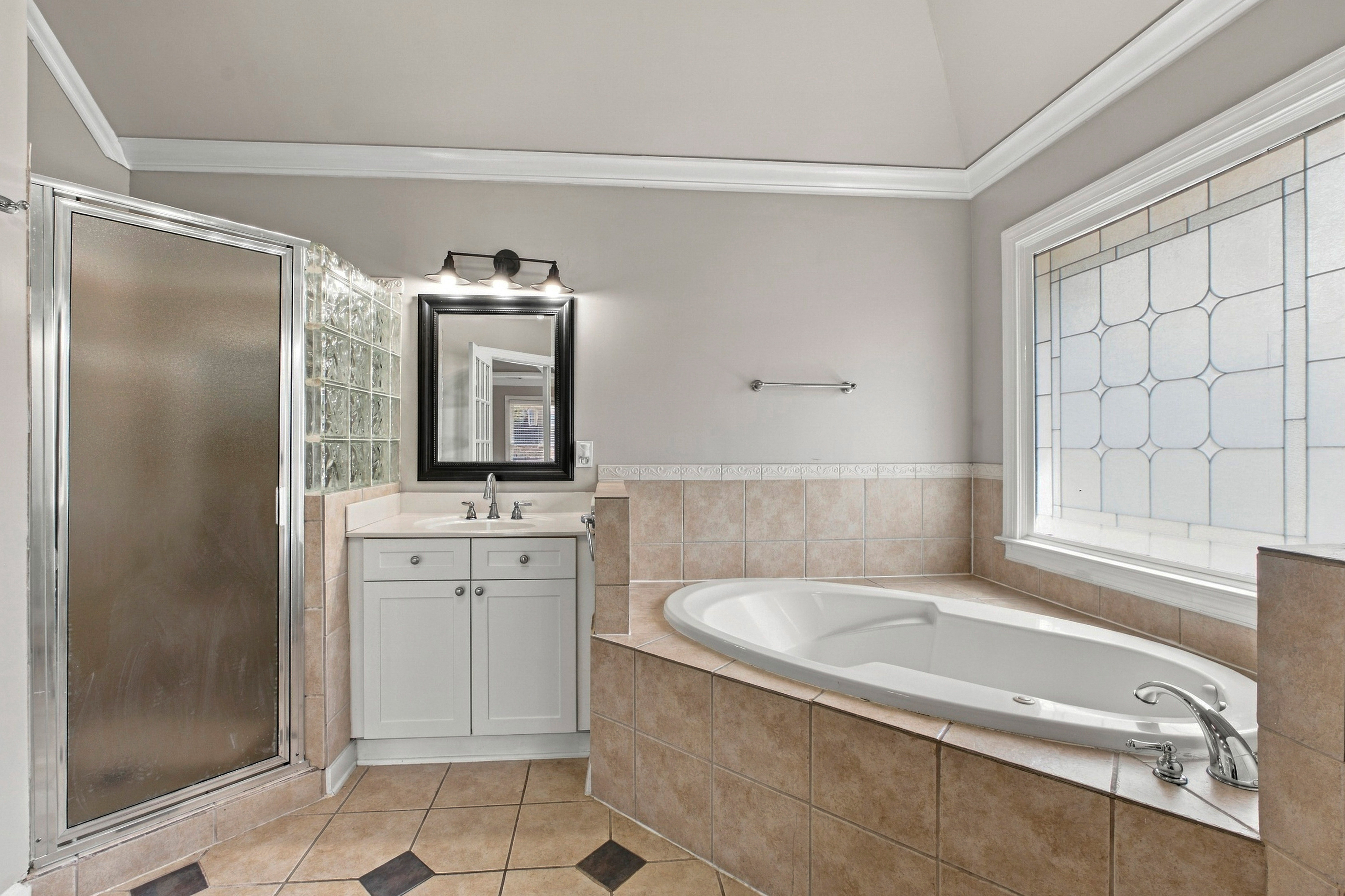  Refreshed Home in Walton School District - 物件實景