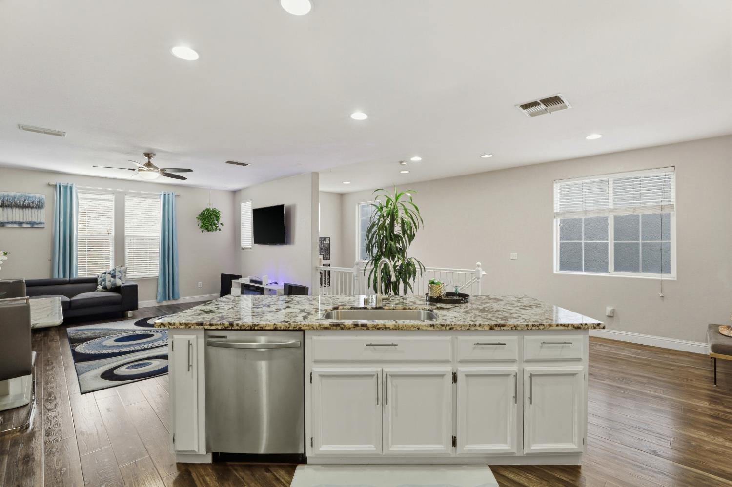 Rancho Cordova, California, 95670, United States, 3 Bedrooms Bedrooms, ,3 BathroomsBathrooms,Residential,For Sale,1991437