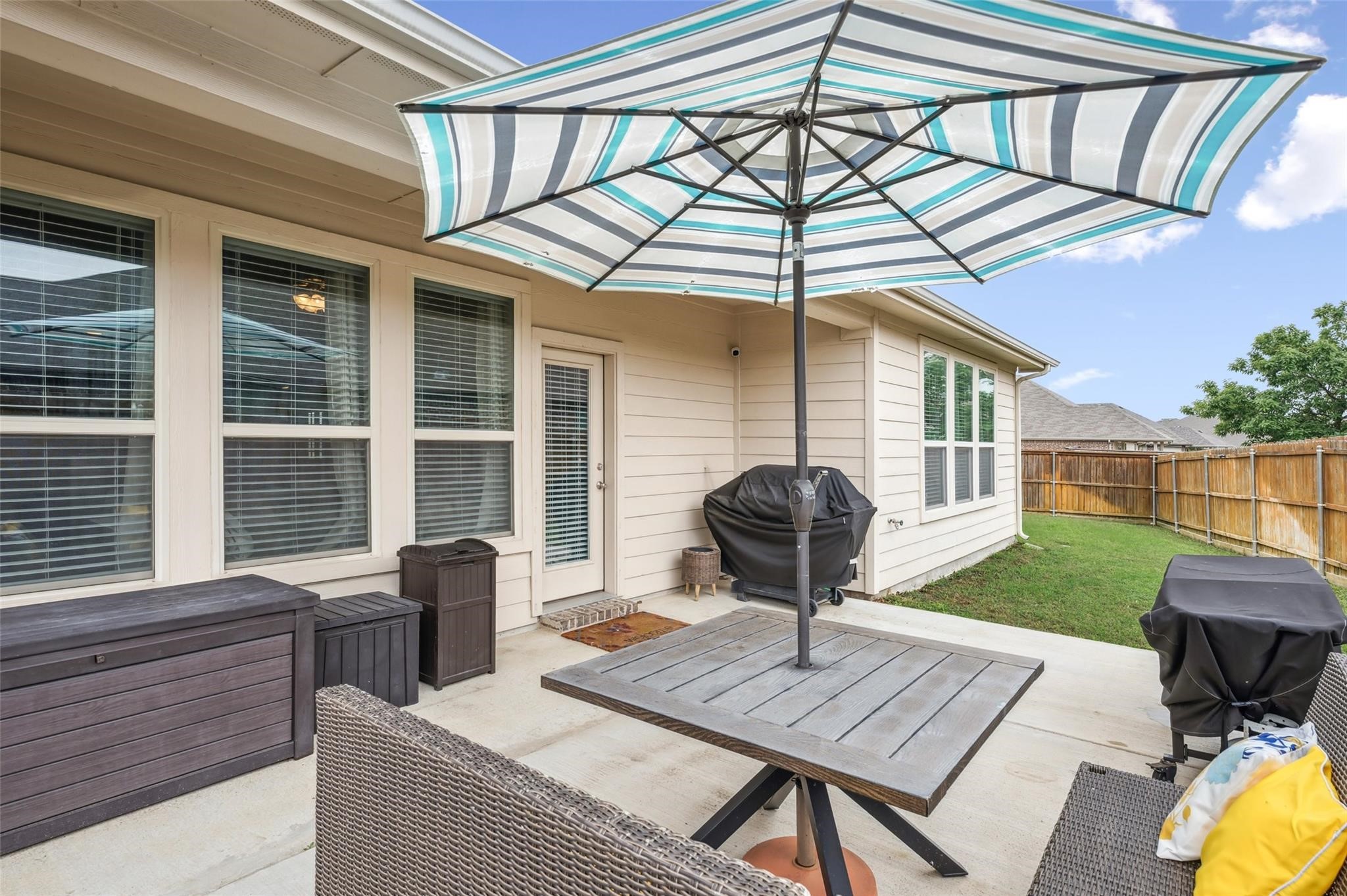 Little Elm, Texas, 75068, United States, 5 Bedrooms Bedrooms, ,4 BathroomsBathrooms,Residential,For Sale,1971271