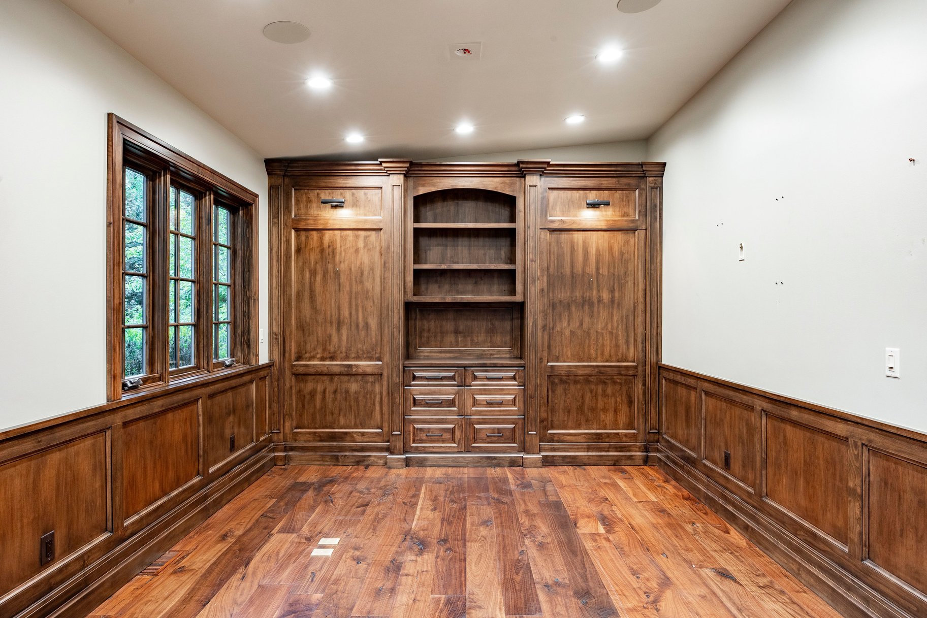  Stunning Tudor Estate in Premier Walker Lane Neighborhood - 物件實景