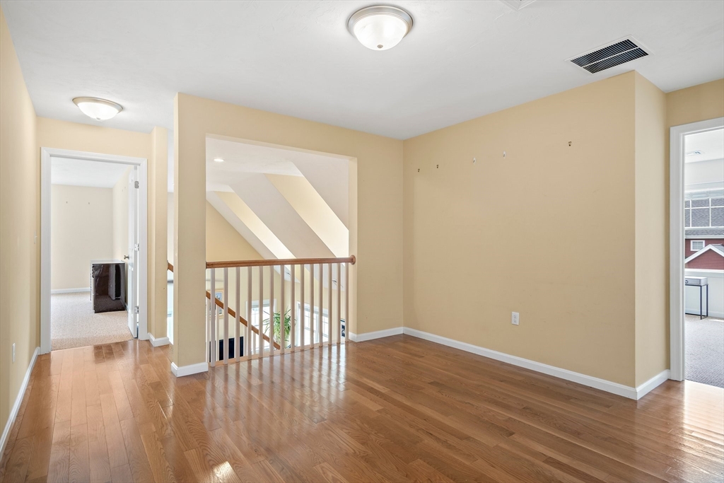 Rockland, Massachusetts, 02370, United States, 4 Bedrooms Bedrooms, ,3 BathroomsBathrooms,Residential,For Sale,1898711