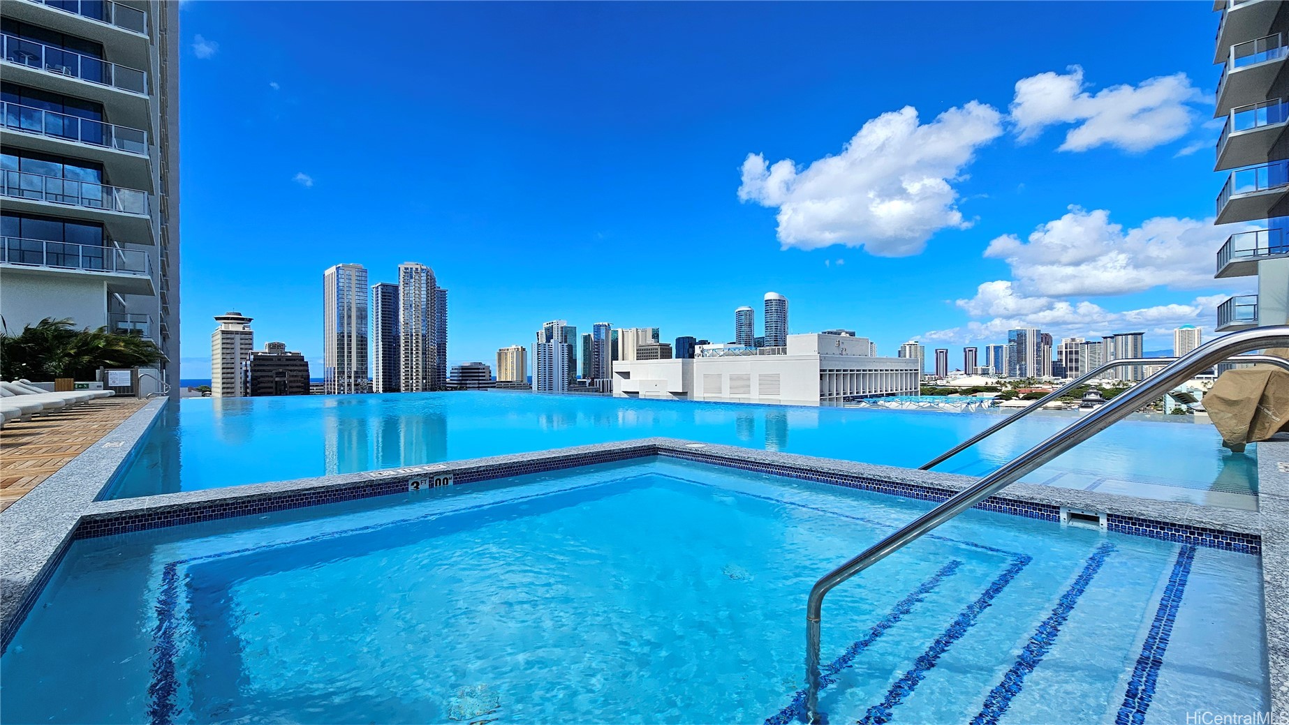 Honolulu, Hawaii, 96814, United States, ,1 BathroomBathrooms,Residential,For Sale,1989075