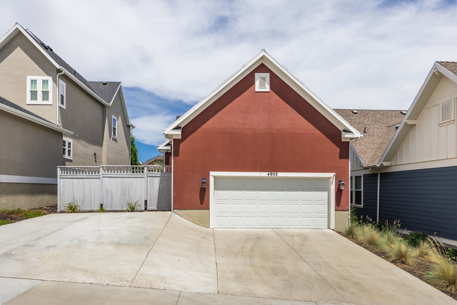  Move-In Ready in Daybreak — Steps from the Lake, Loaded with Custom Upgrades - 物件實景