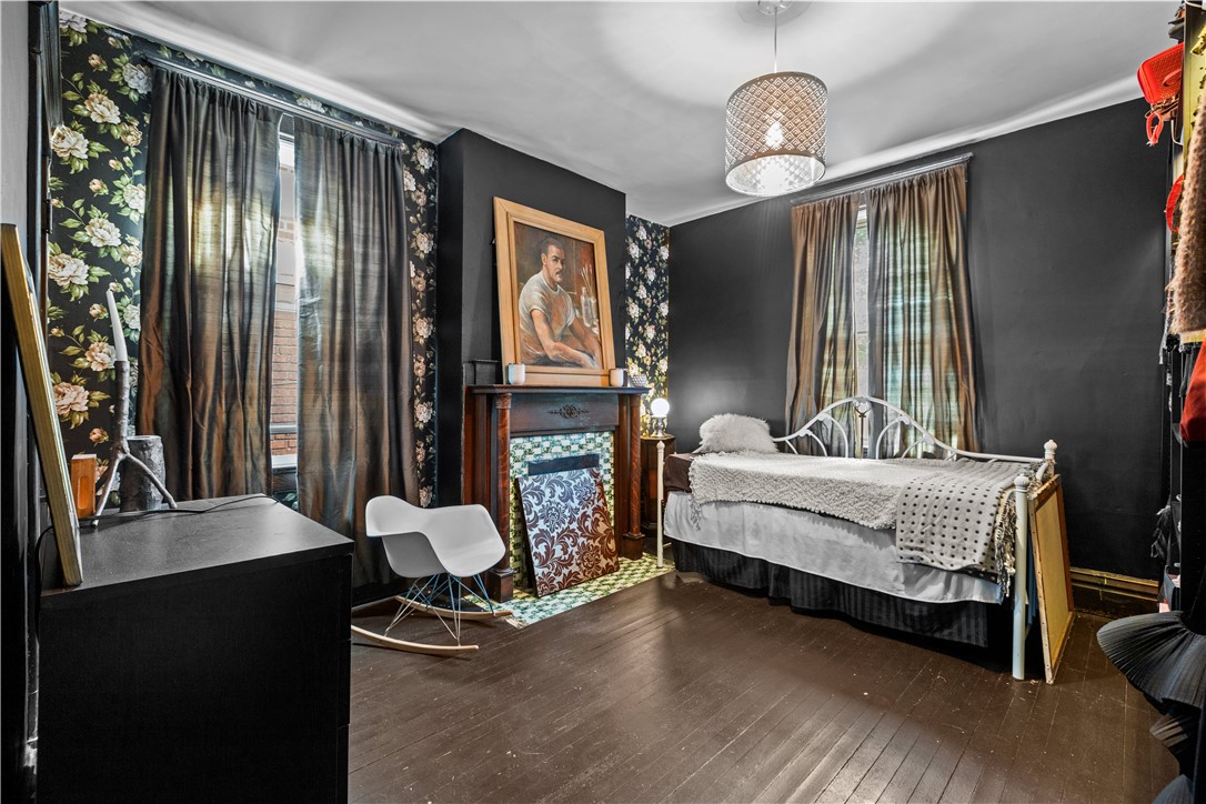 Point Breeze, Pennsylvania, 15206, United States, 6 Bedrooms Bedrooms, ,4 BathroomsBathrooms,Residential,For Sale,1828152