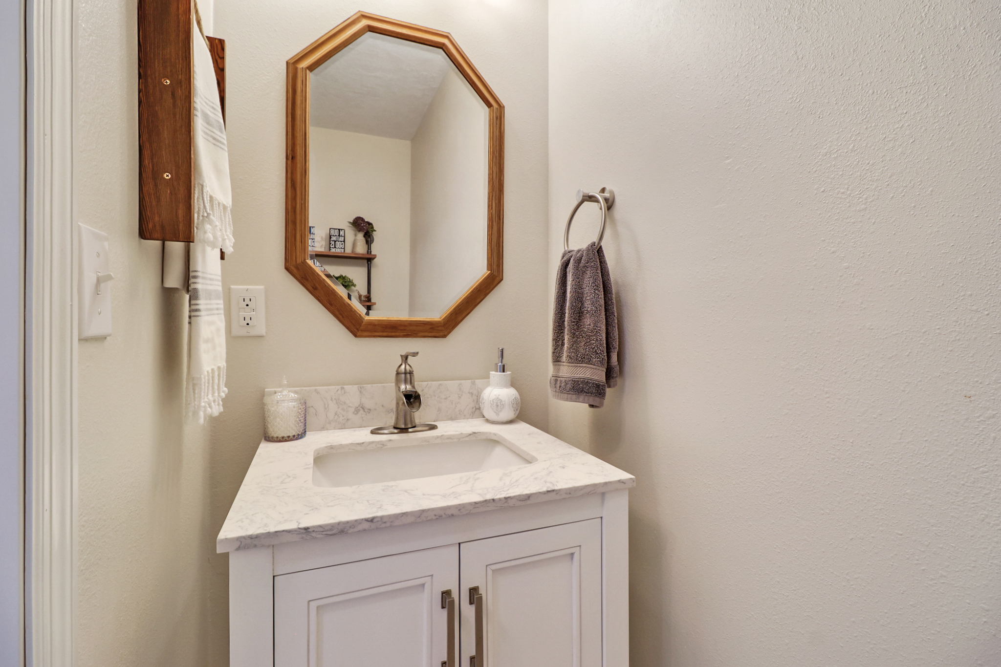 Rockwood, Tennessee, 37854, United States, 4 Bedrooms Bedrooms, ,3 BathroomsBathrooms,Residential,For Sale,2011403