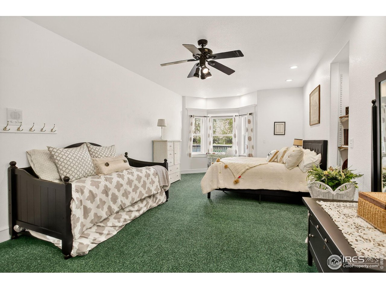 Lafayette, Colorado, 80026, United States, 5 Bedrooms Bedrooms, ,5 BathroomsBathrooms,Residential,For Sale,1991447