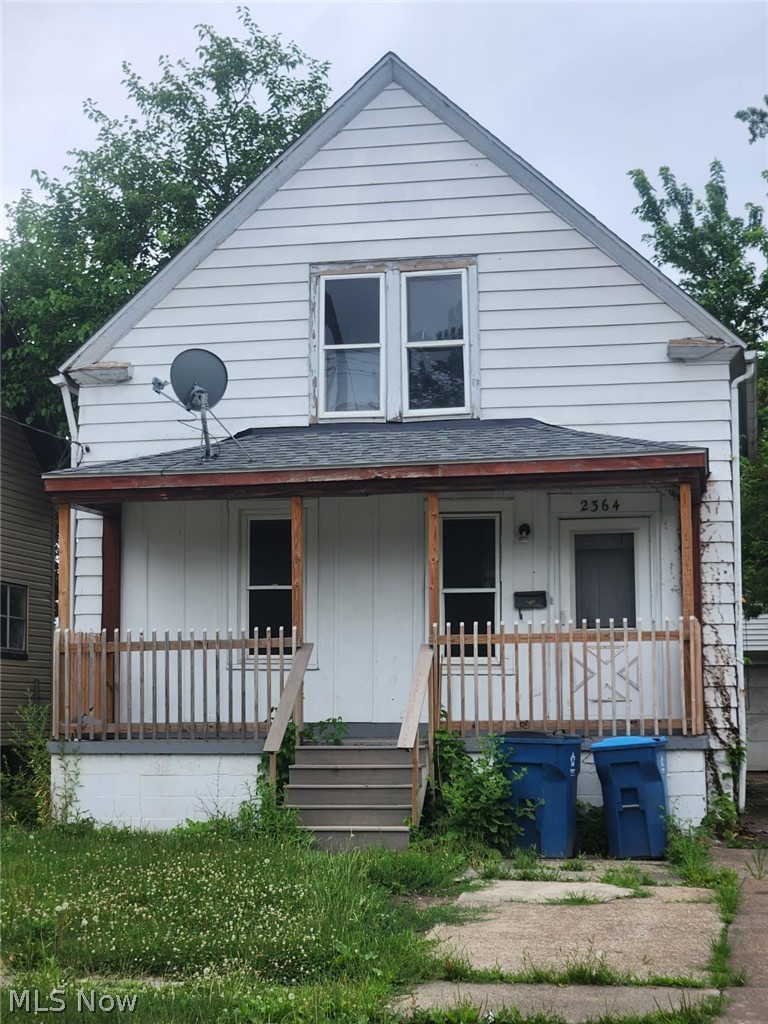 Apple Ave, Lorain, OH 44055