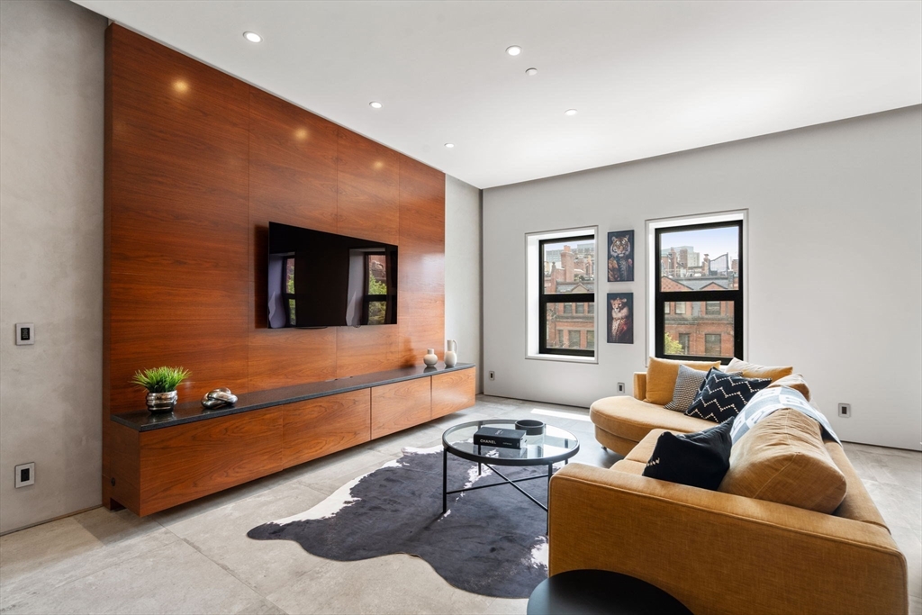 Boston, Massachusetts, 02115, United States, 2 Bedrooms Bedrooms, ,3 BathroomsBathrooms,Residential,For Sale,1818698