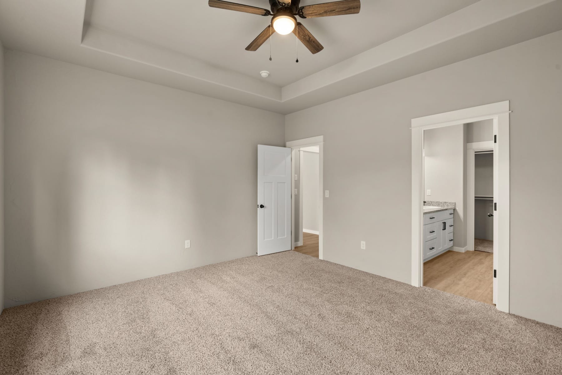  2235 Piazza Drive Medford, OR 97501 - 物件實景