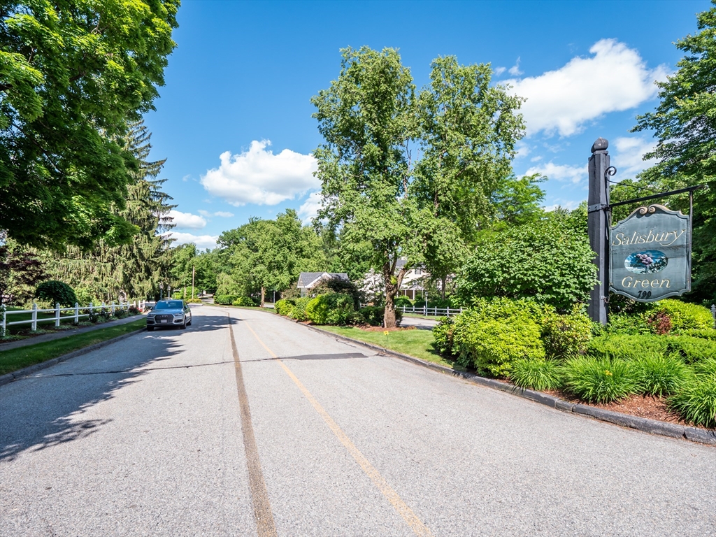 Worcester, Massachusetts, 01609, United States, 3 Bedrooms Bedrooms, ,4 BathroomsBathrooms,Residential,For Sale,1970257