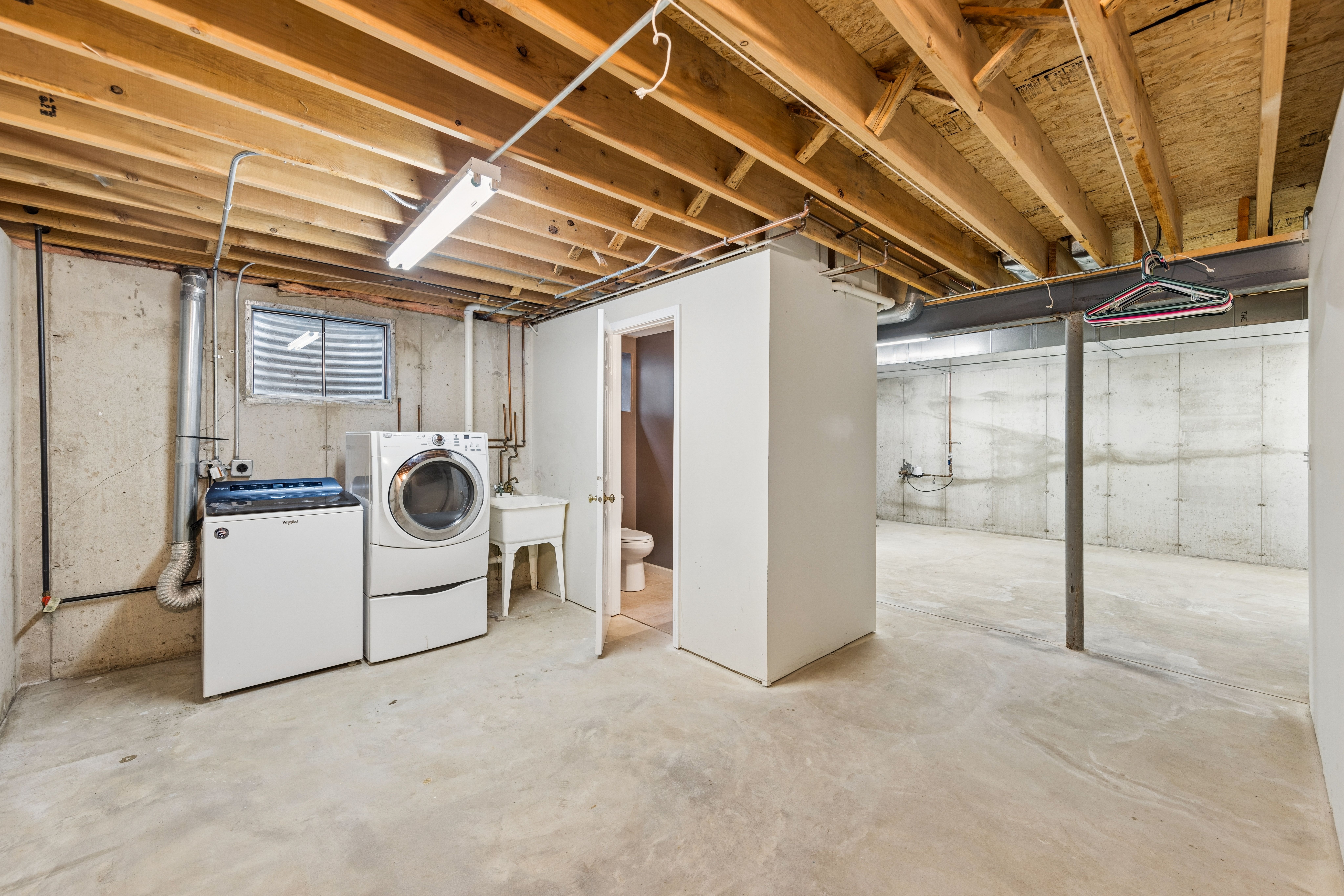  Welcome To This One-Owner, Meticulously Maintained Home - 物件實景
