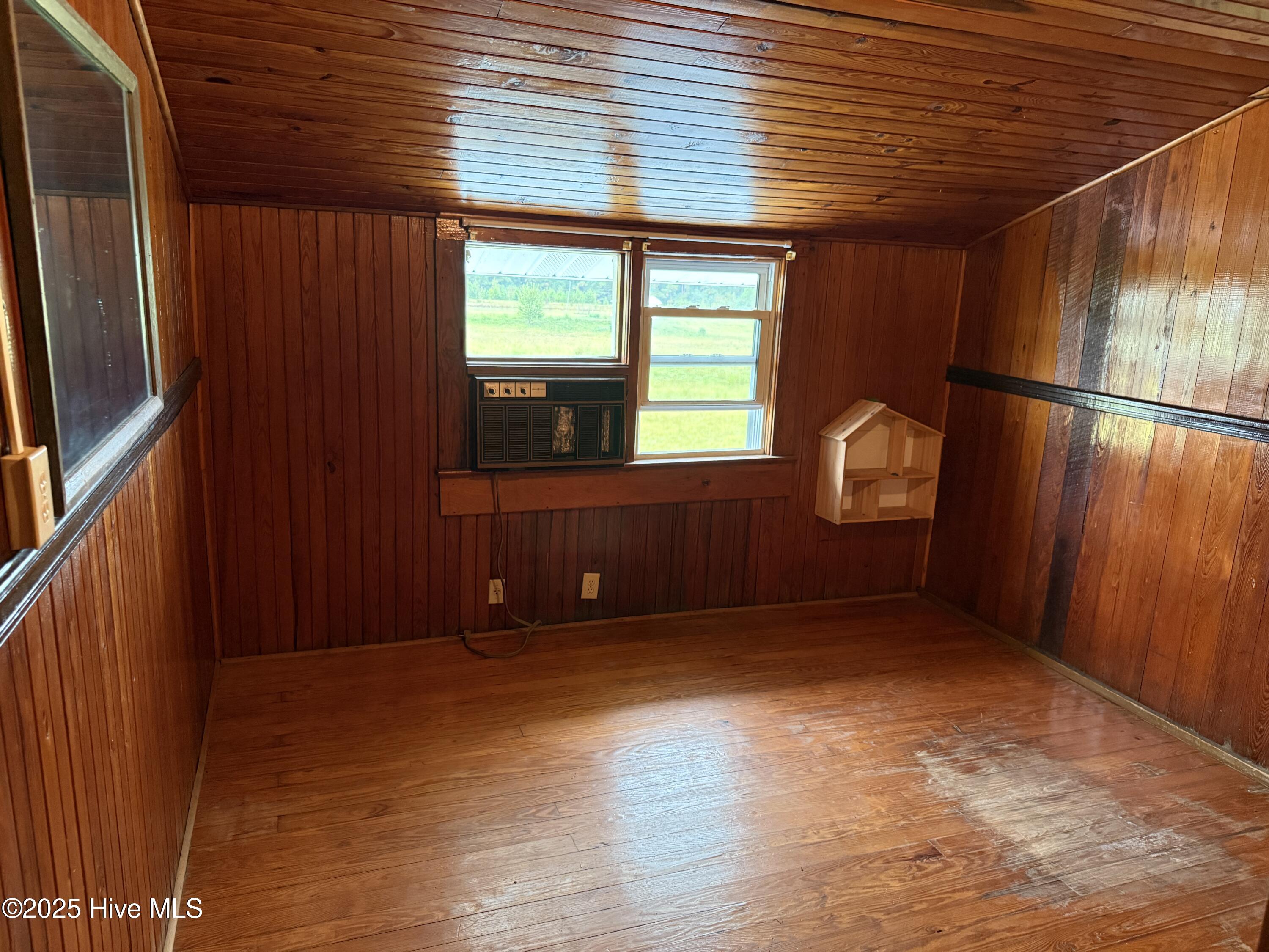 Harrells, North Carolina, 28444, United States, 4 Bedrooms Bedrooms, ,5 BathroomsBathrooms,Residential,For Sale,1955084